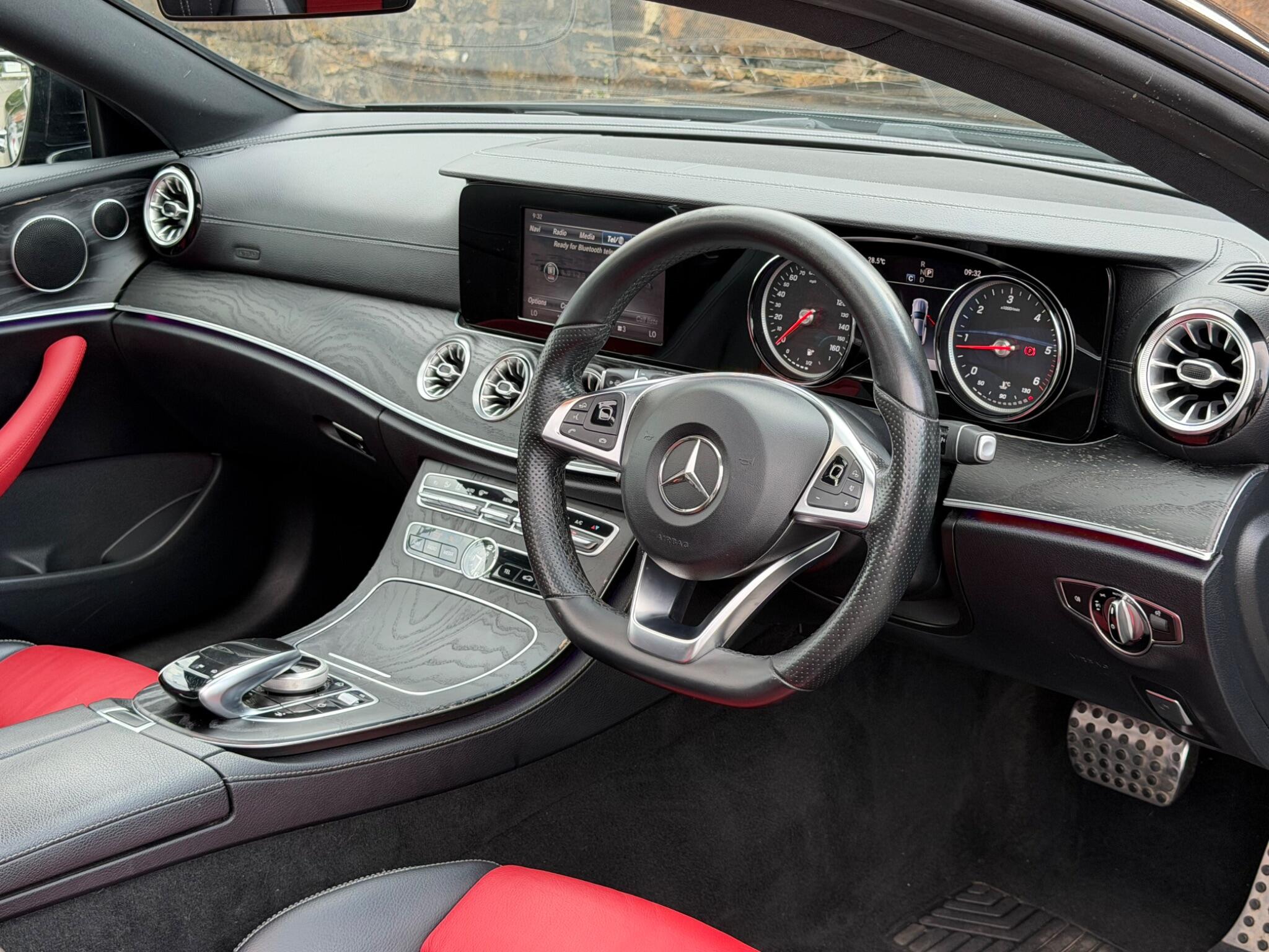 Mercedes-Benz E-Class view 14