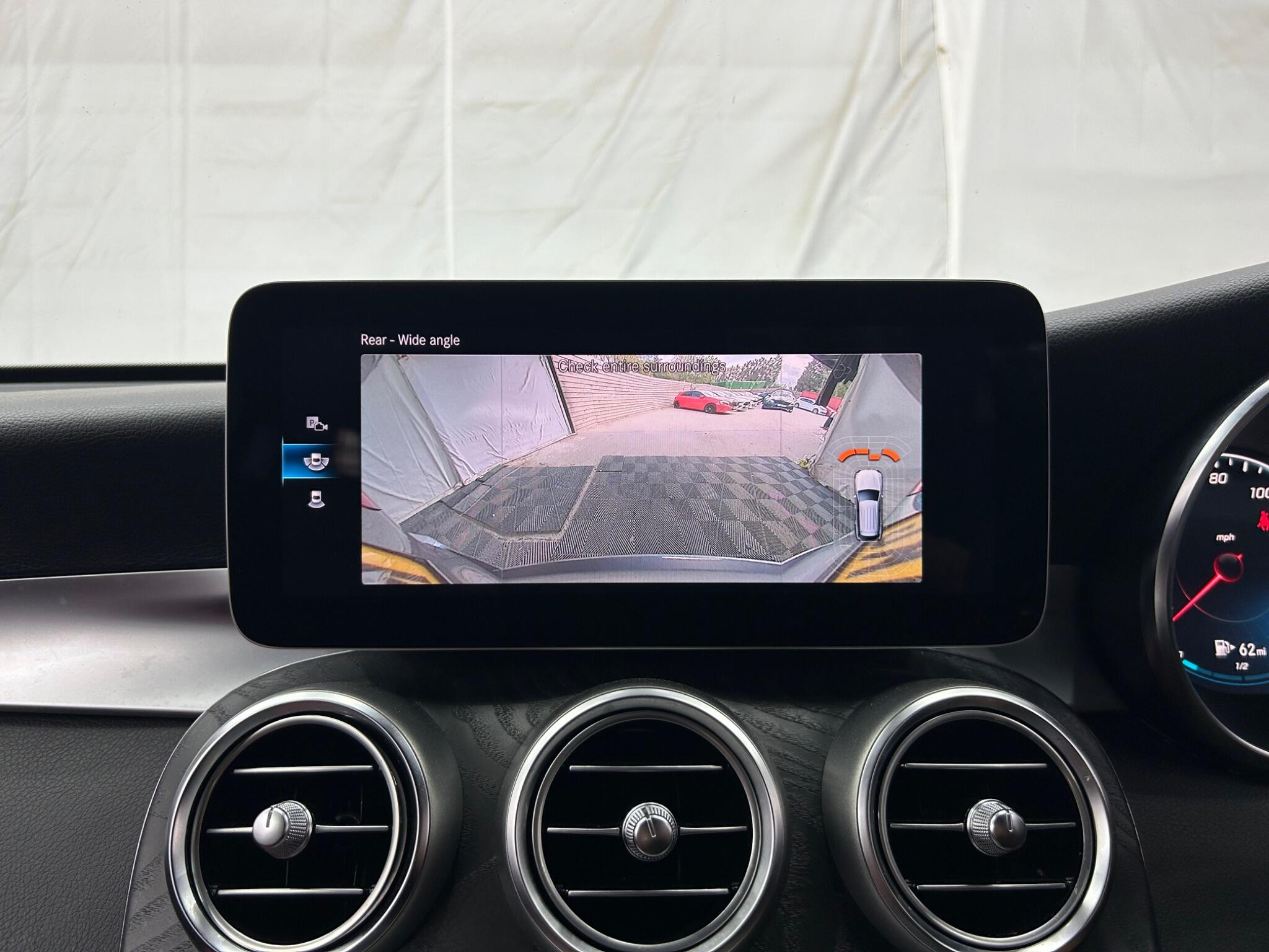 Mercedes-Benz GLC view 39
