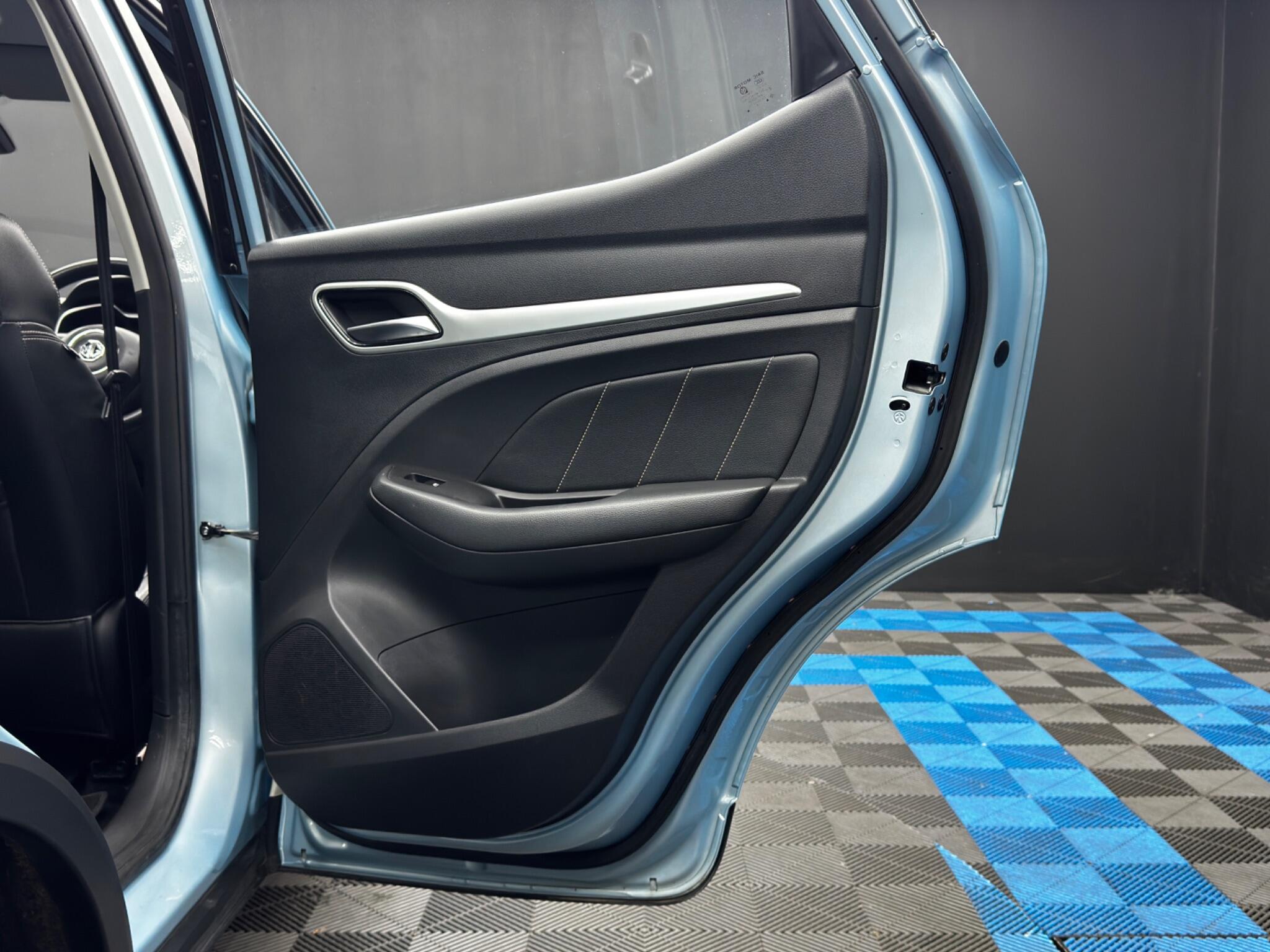 MG ZS view 38