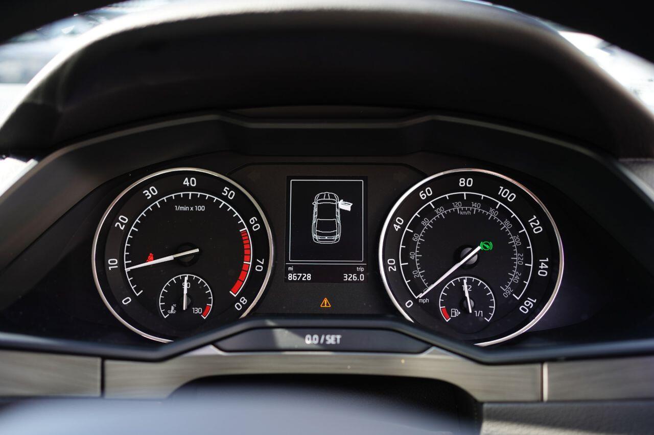 Skoda Superb view 38