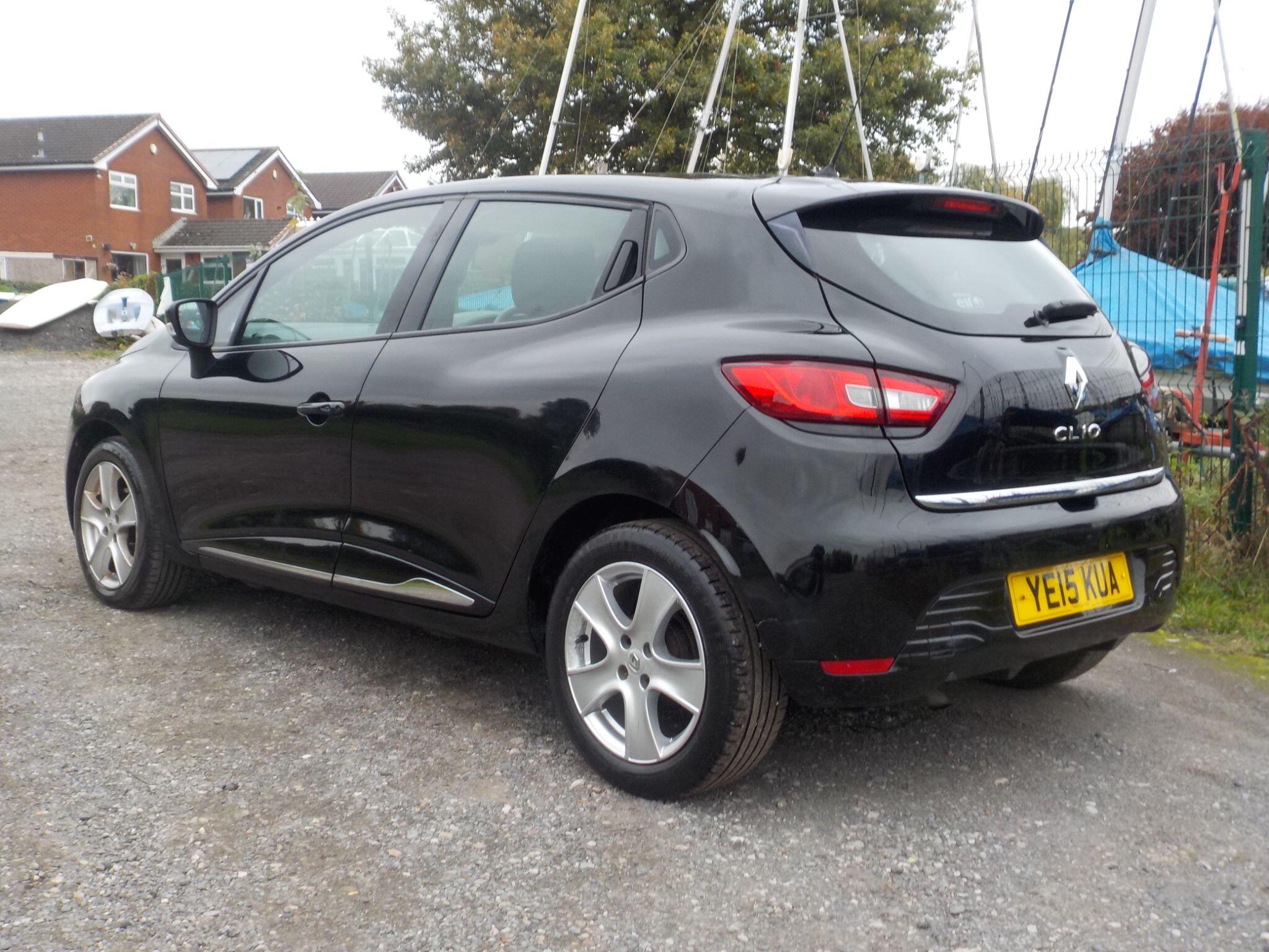 Renault Clio 1.2 16V Dynamique MediaNav Euro 5 5dr