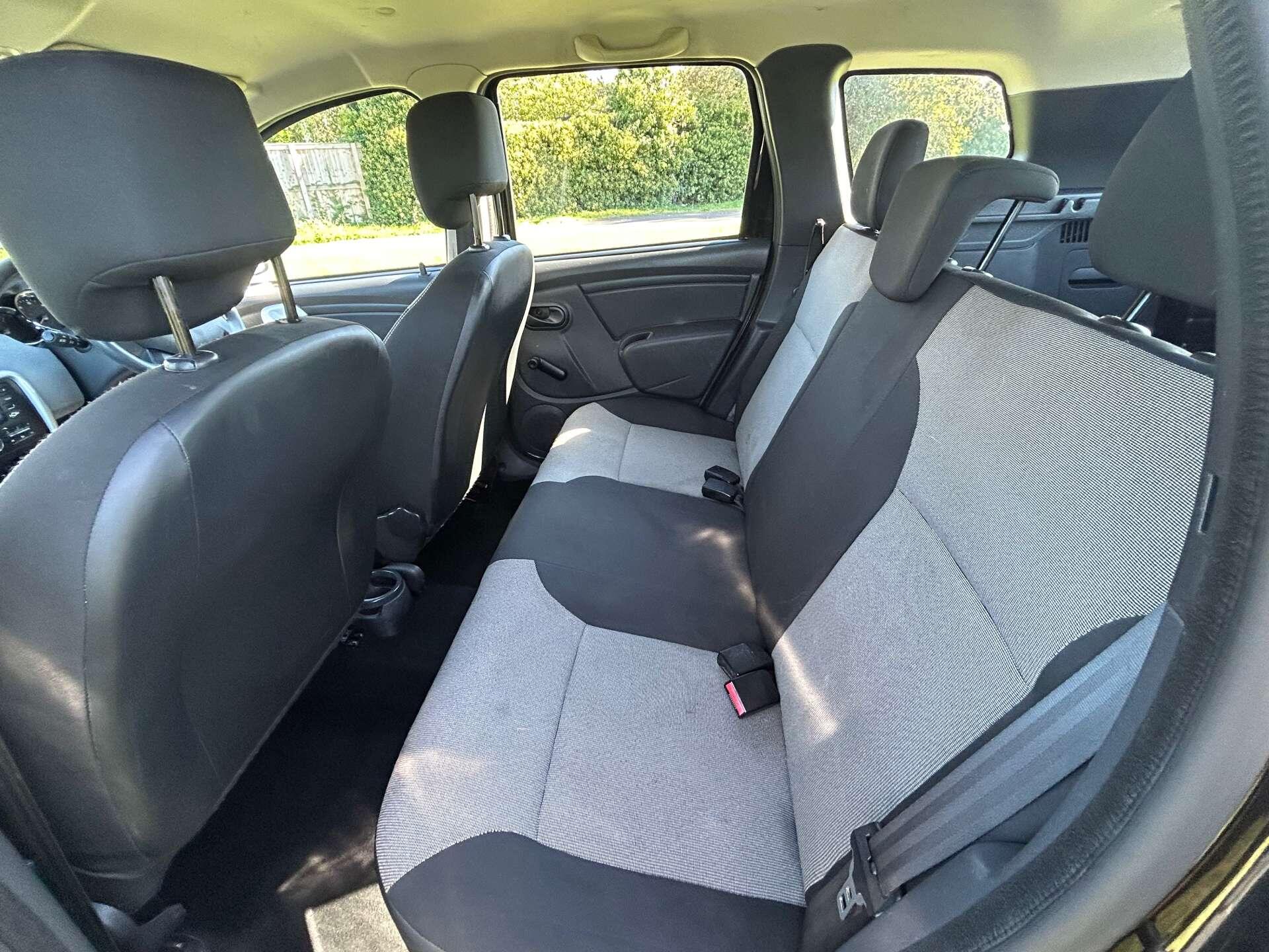 Dacia Duster view 34