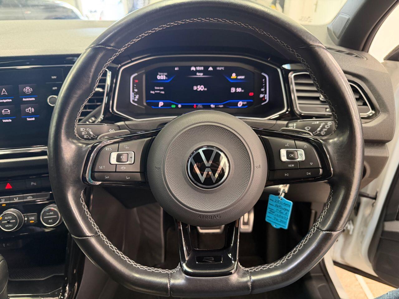 Volkswagen T-Roc view 23