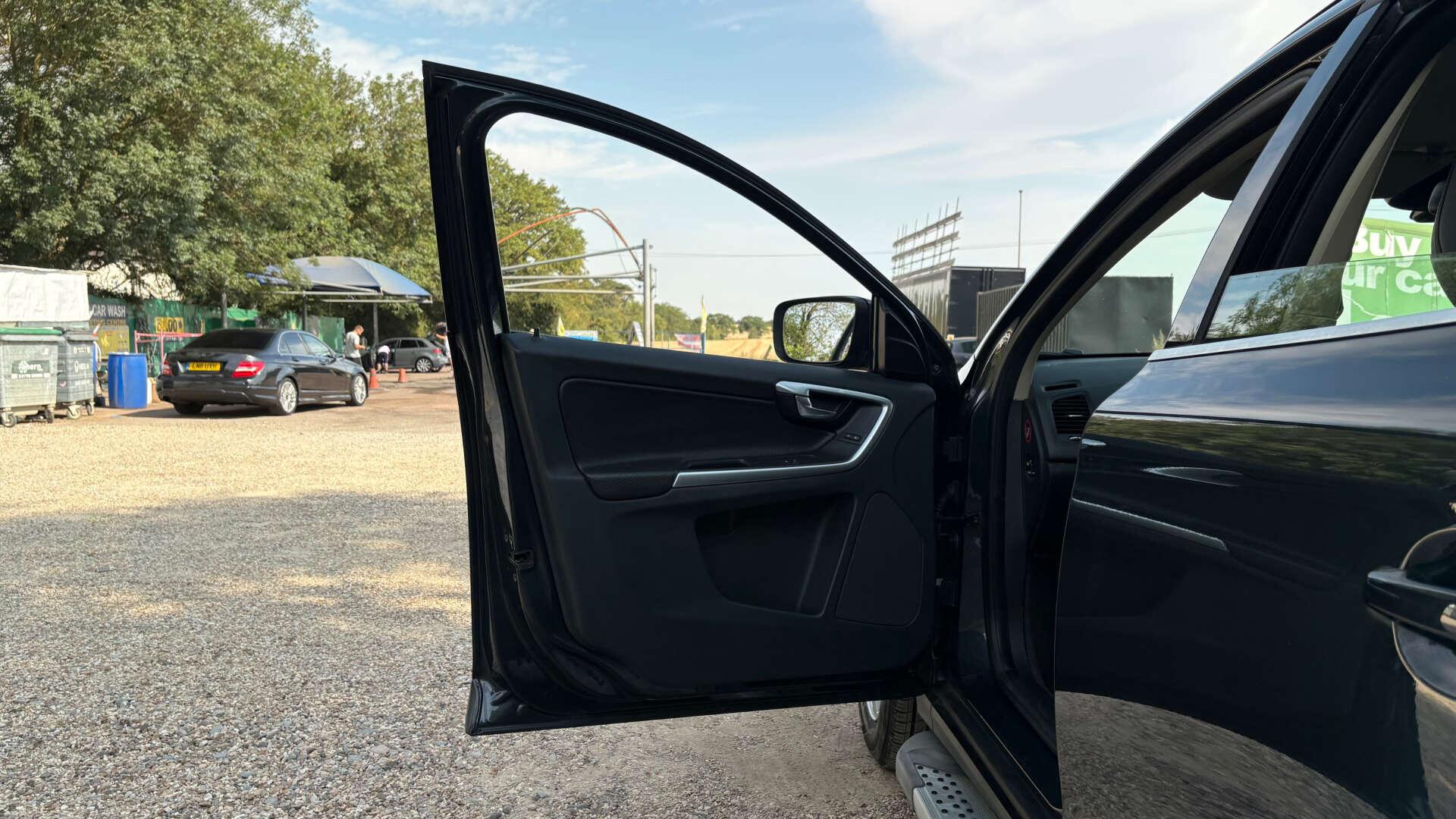 Volvo XC60 view 36