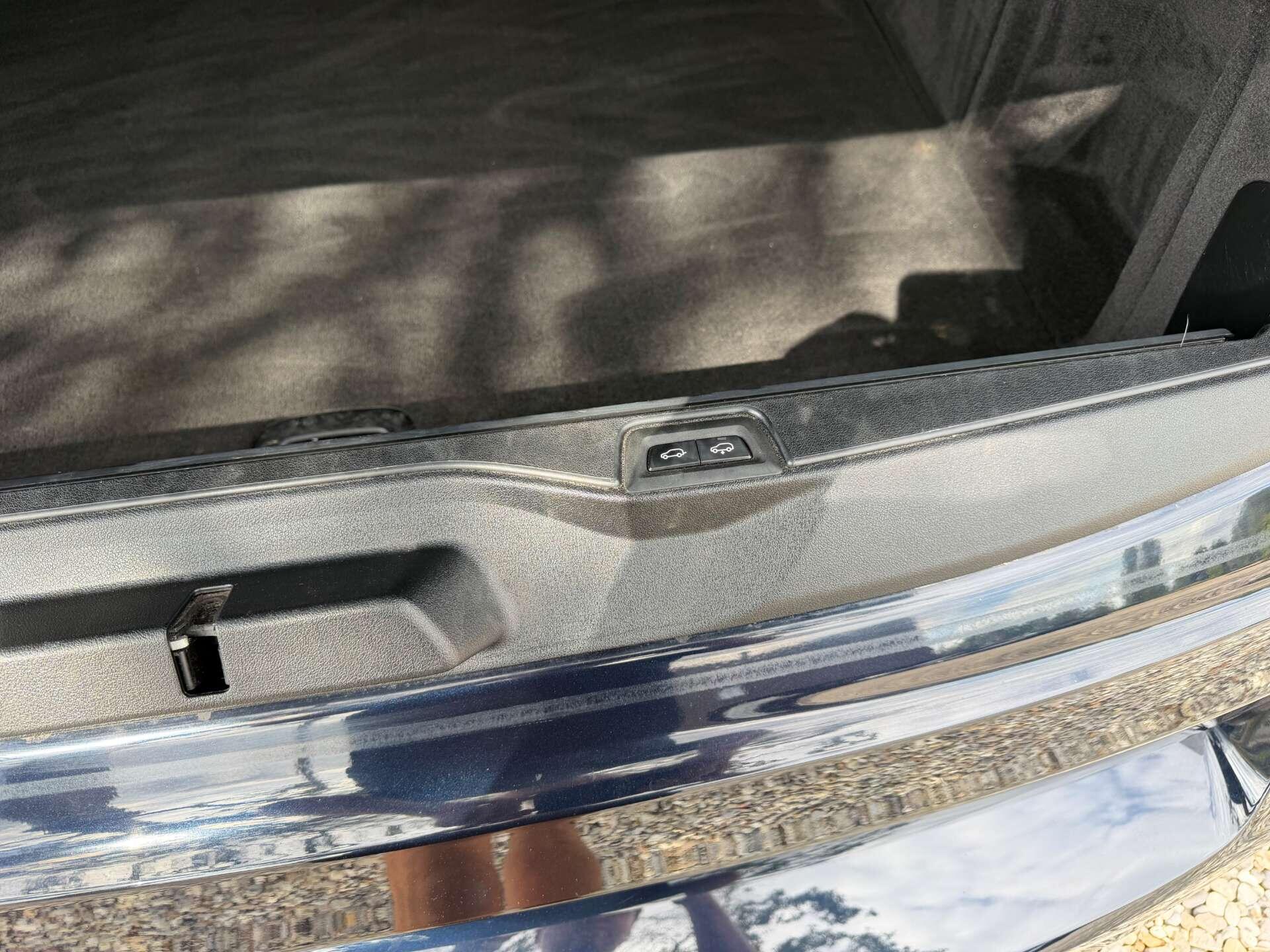 BMW X5 view 11