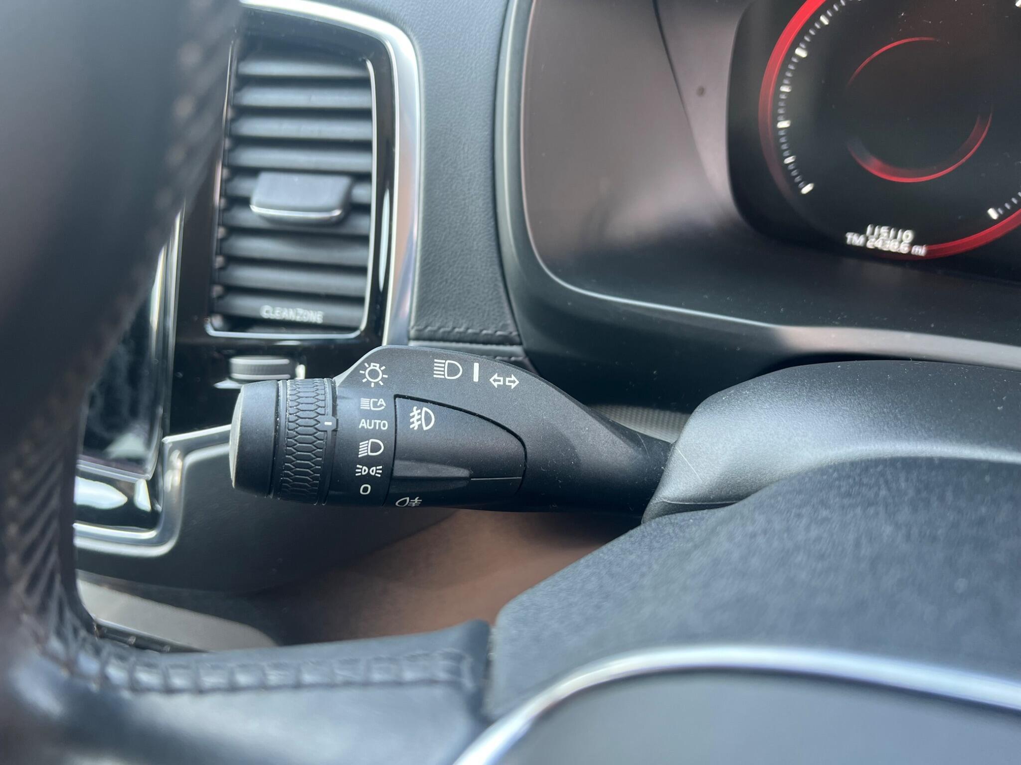 Volvo XC90 view 44
