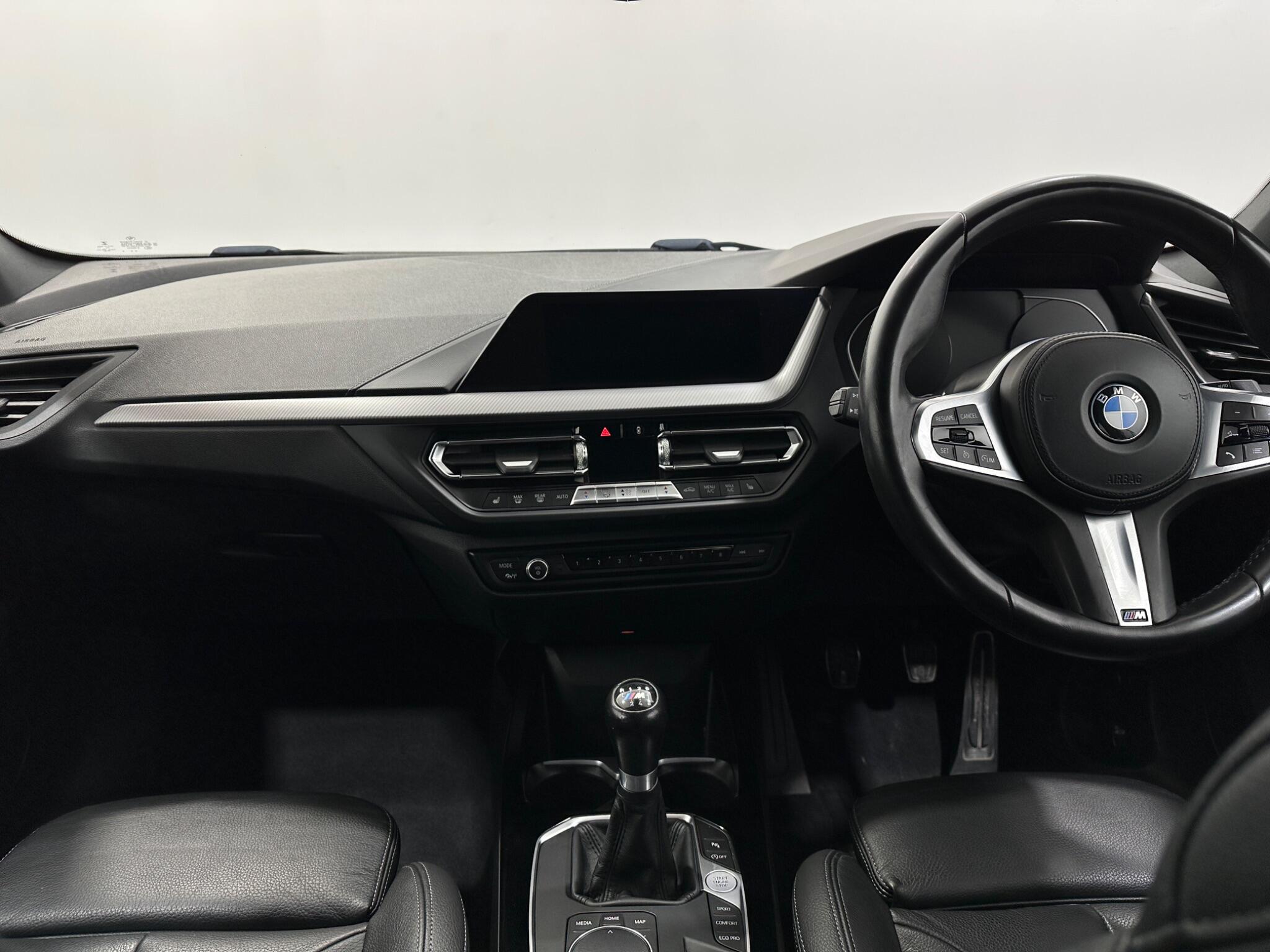BMW 1 Series view 20