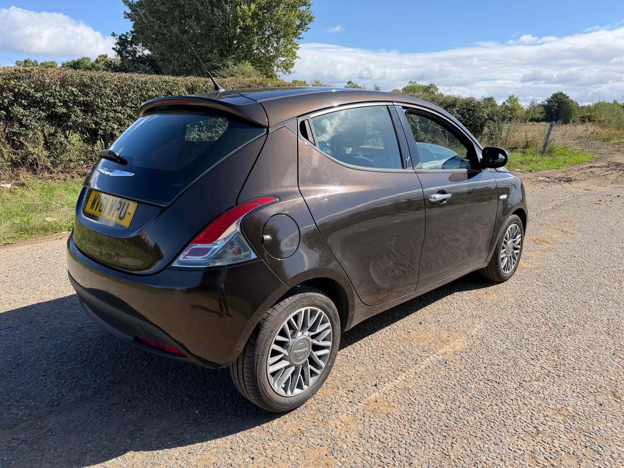 Chrysler Ypsilon view 24