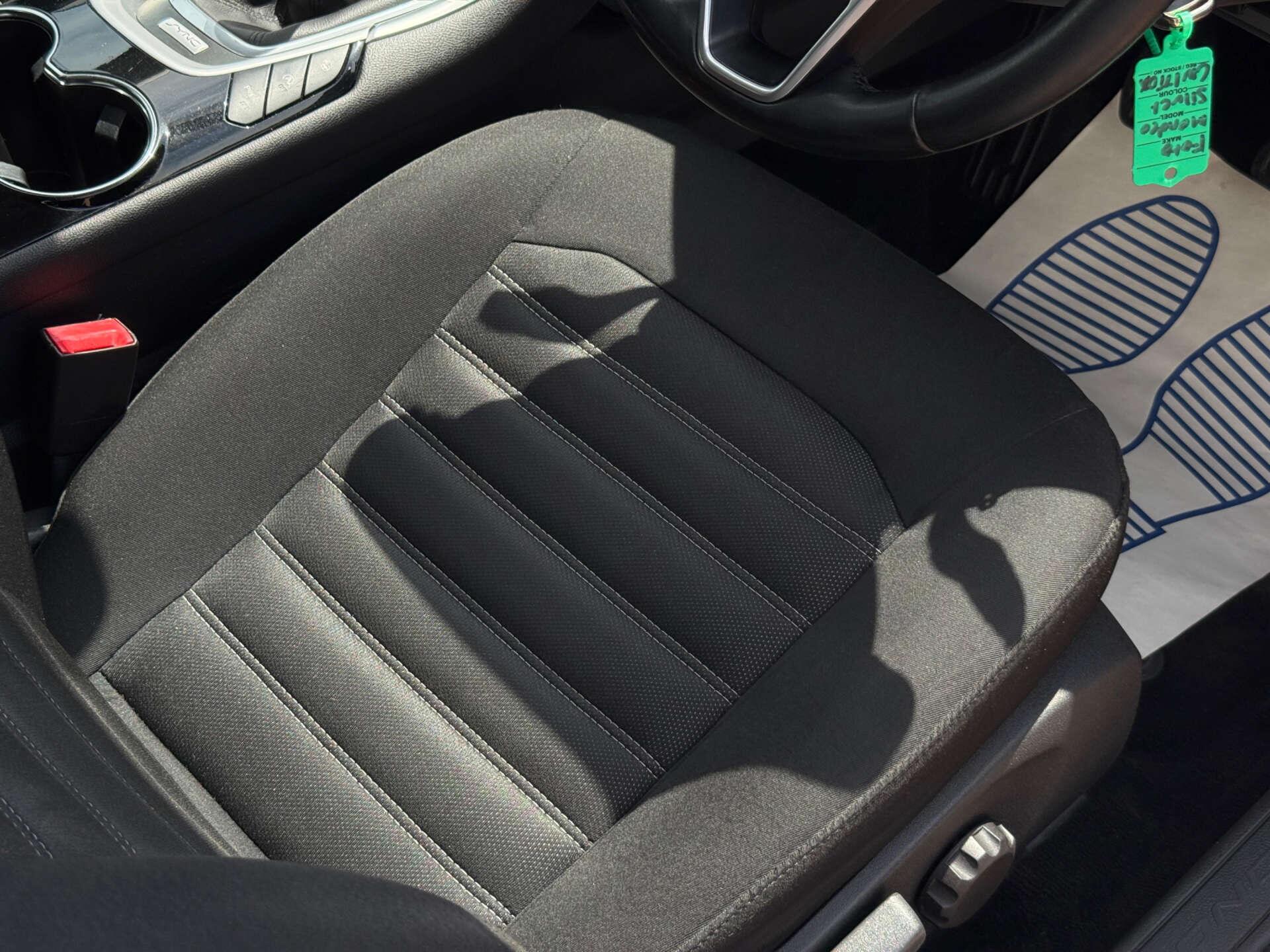 Ford Mondeo view 19