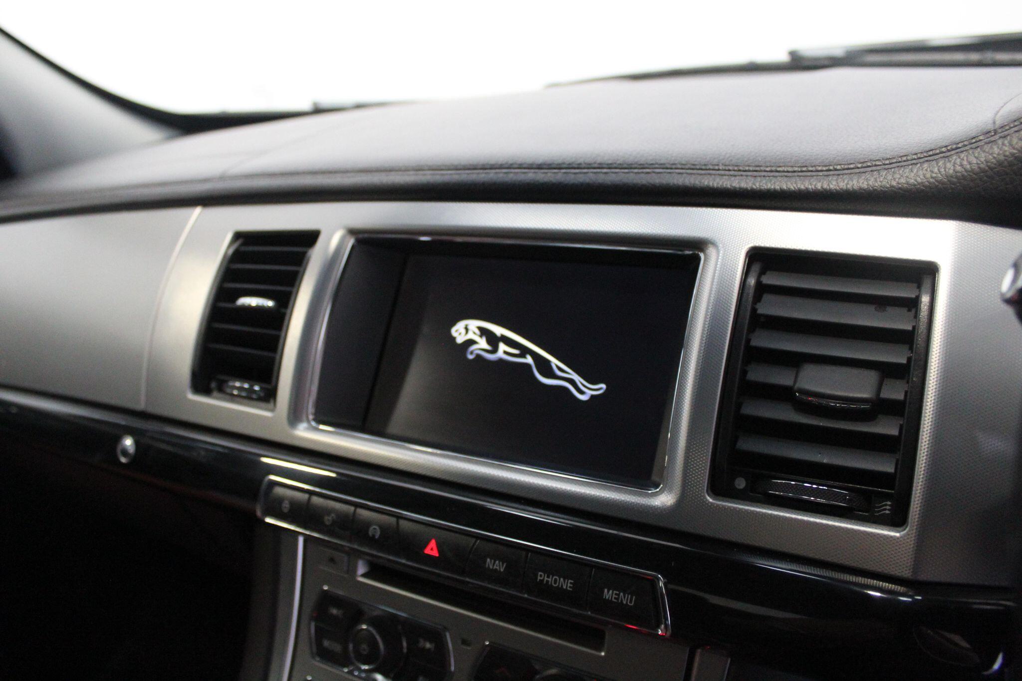 Jaguar XF view 34