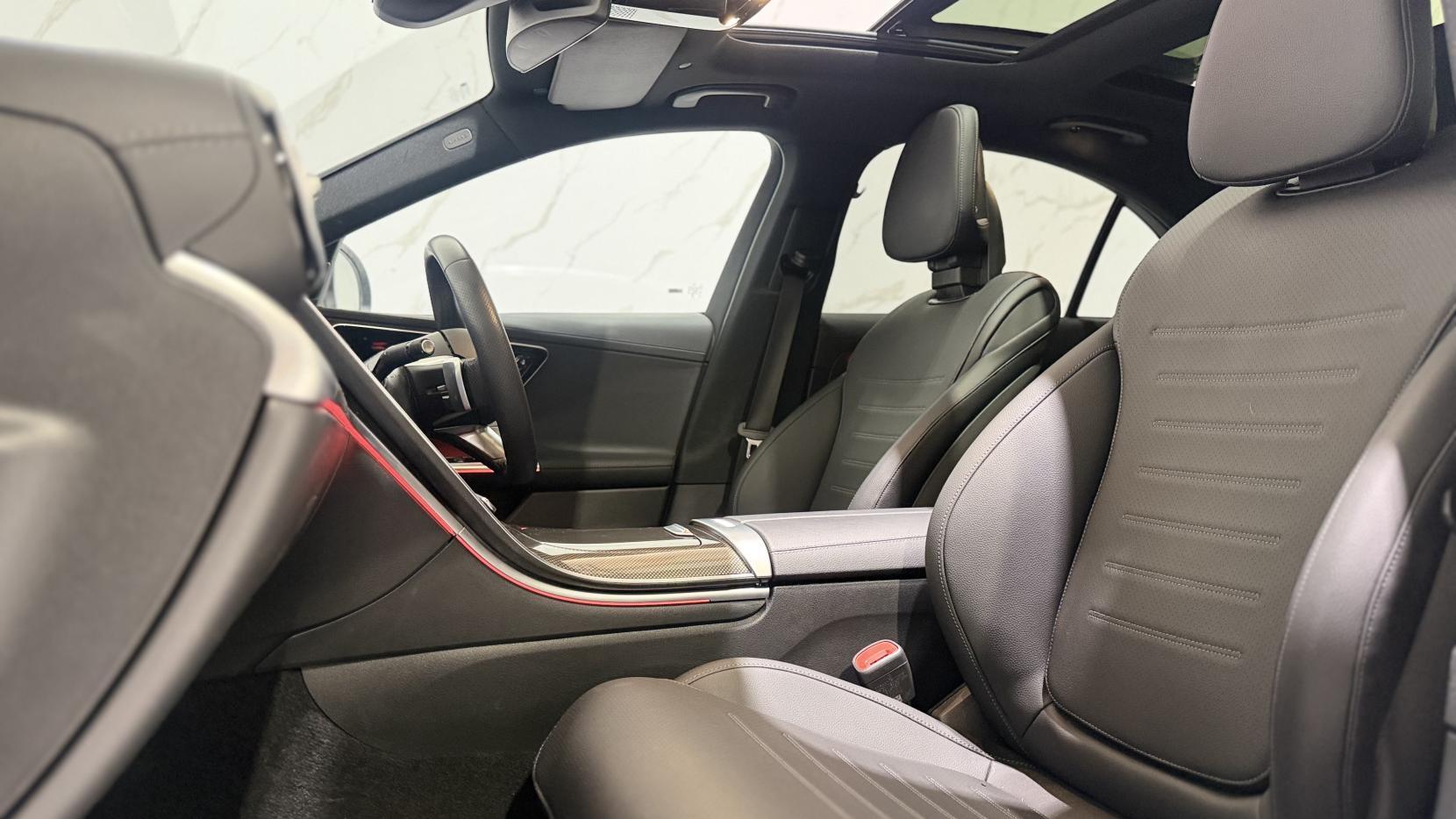 Mercedes-Benz C-Class view 3
