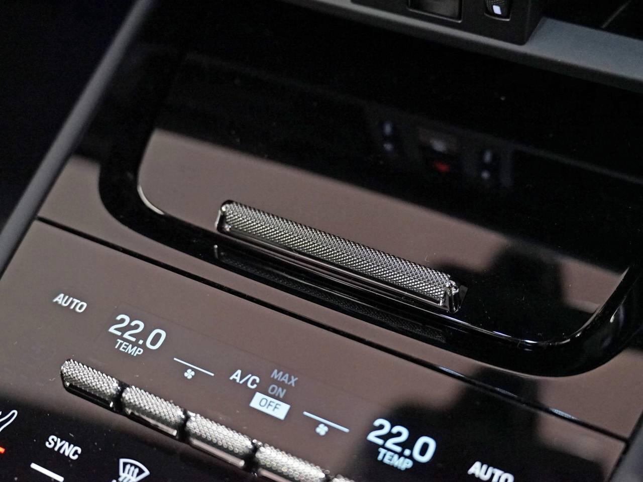 Porsche Cayenne view 42