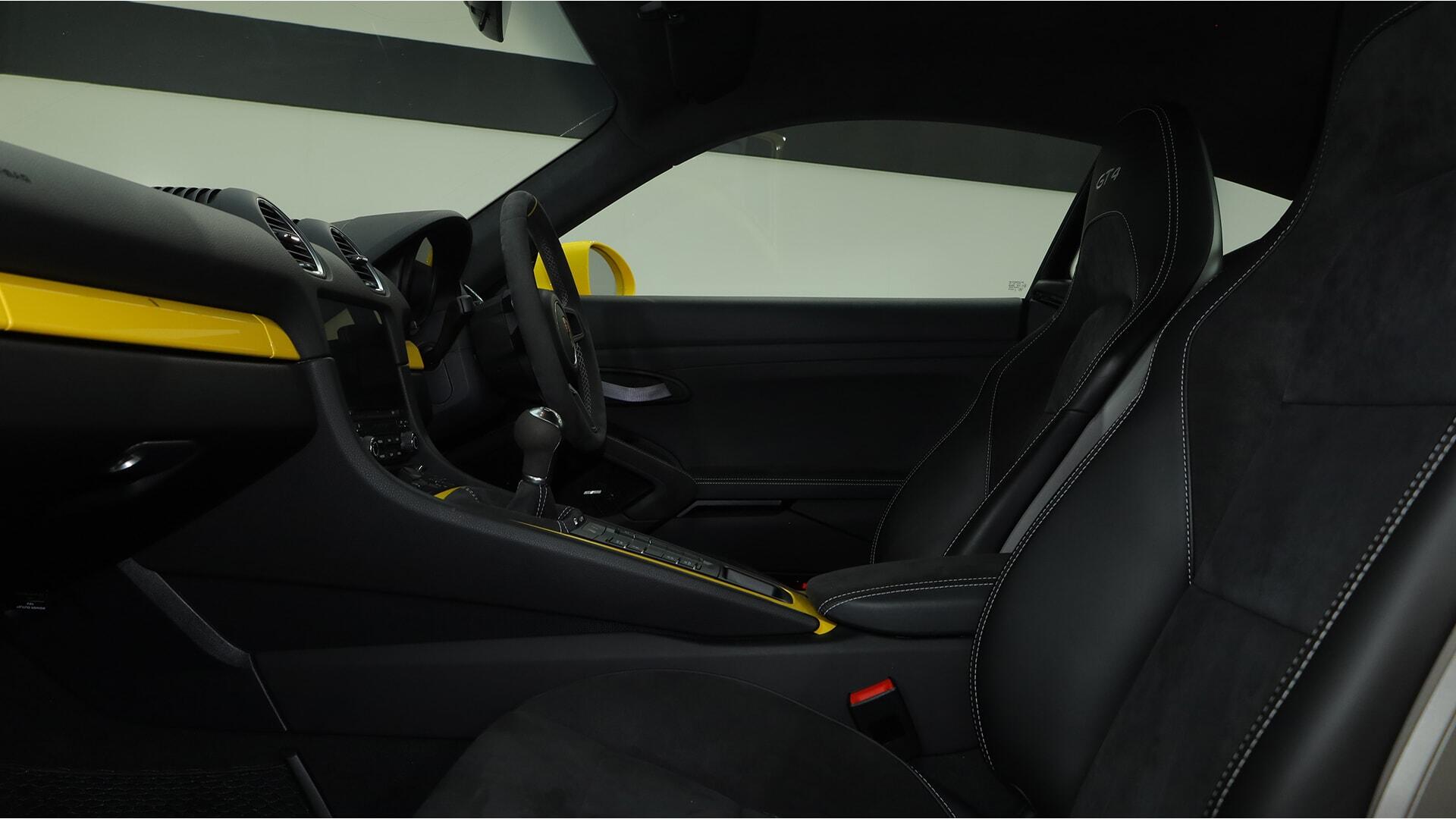 Porsche Cayman view 23