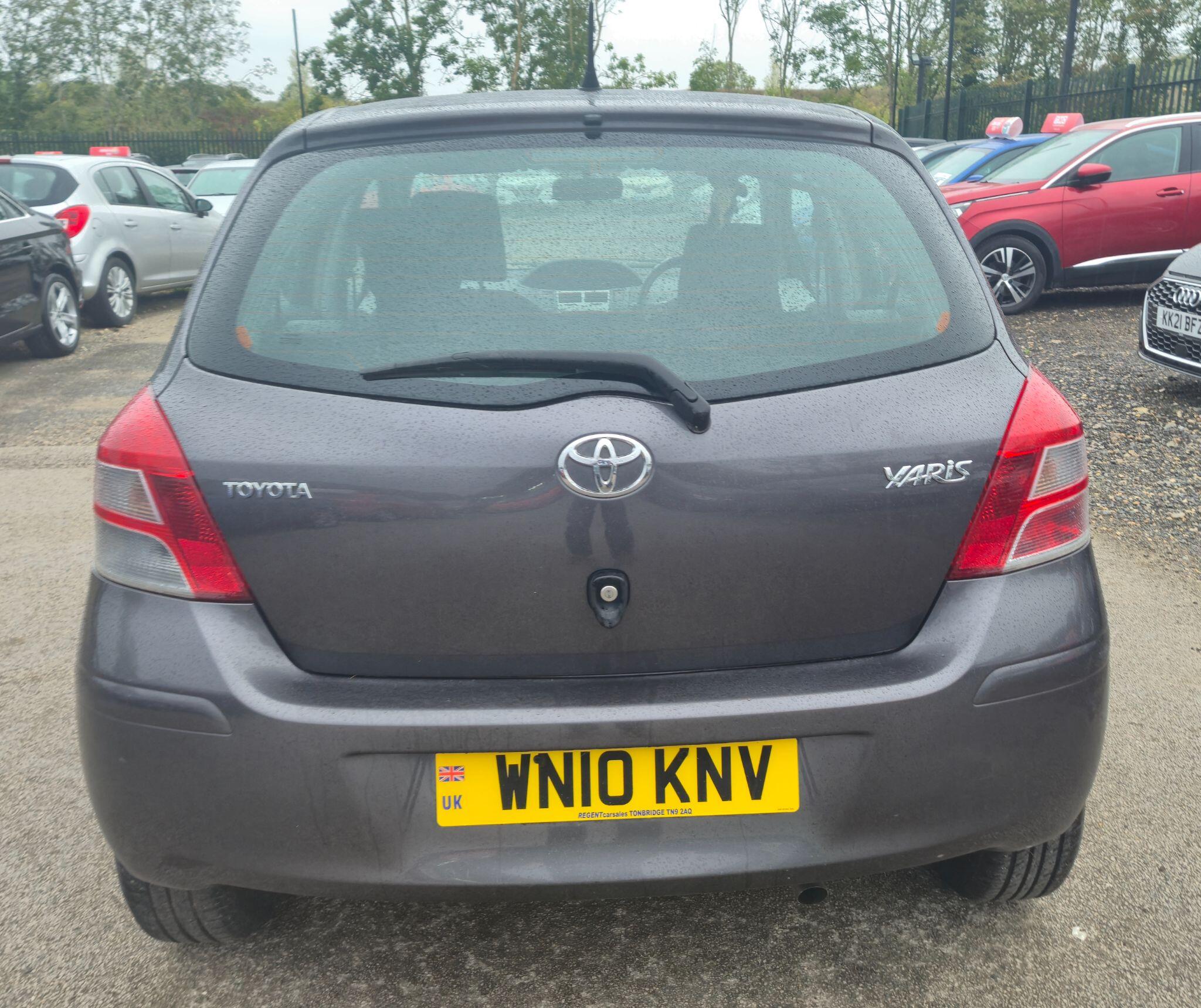 Toyota Yaris view 9