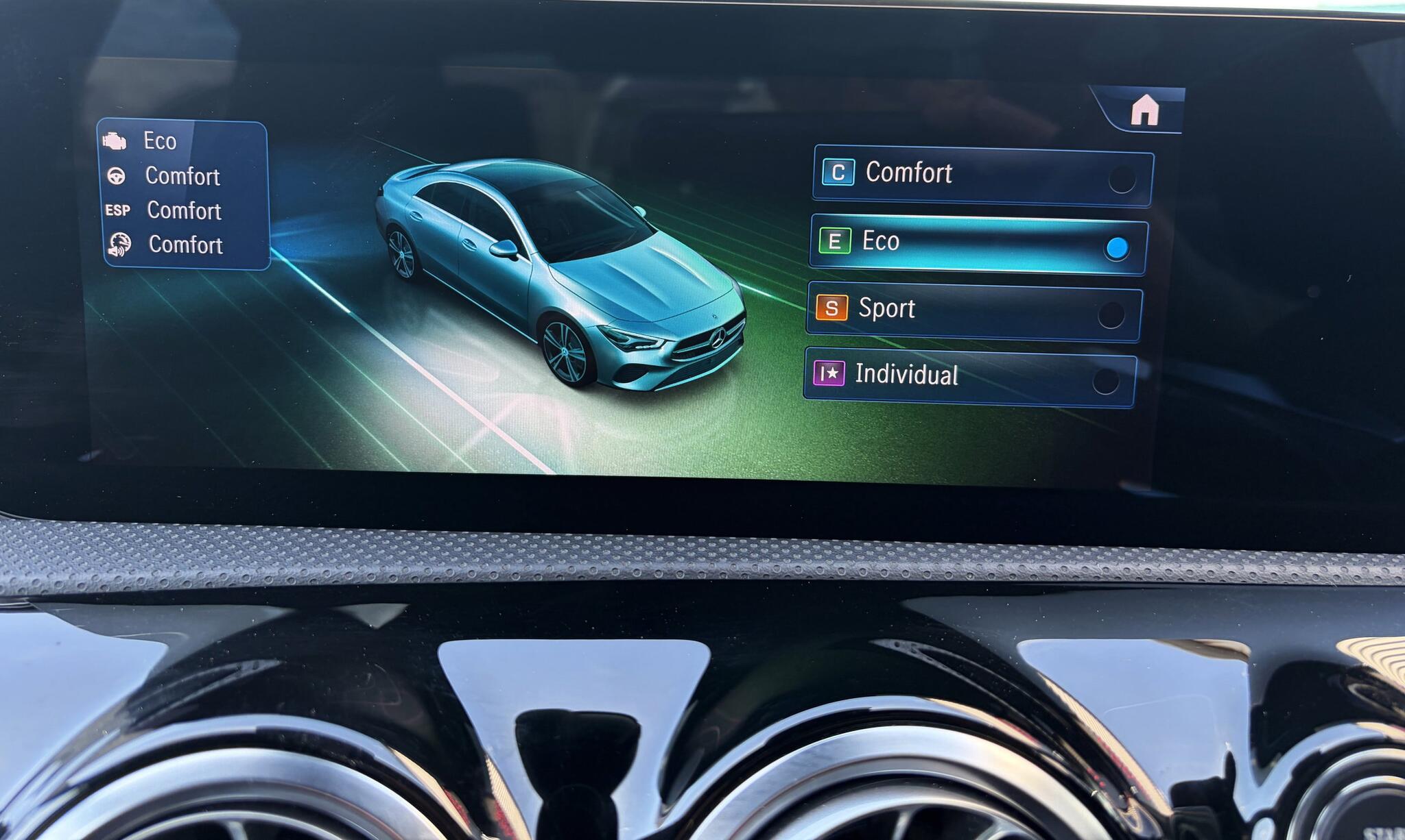 Mercedes-Benz Cla view 23