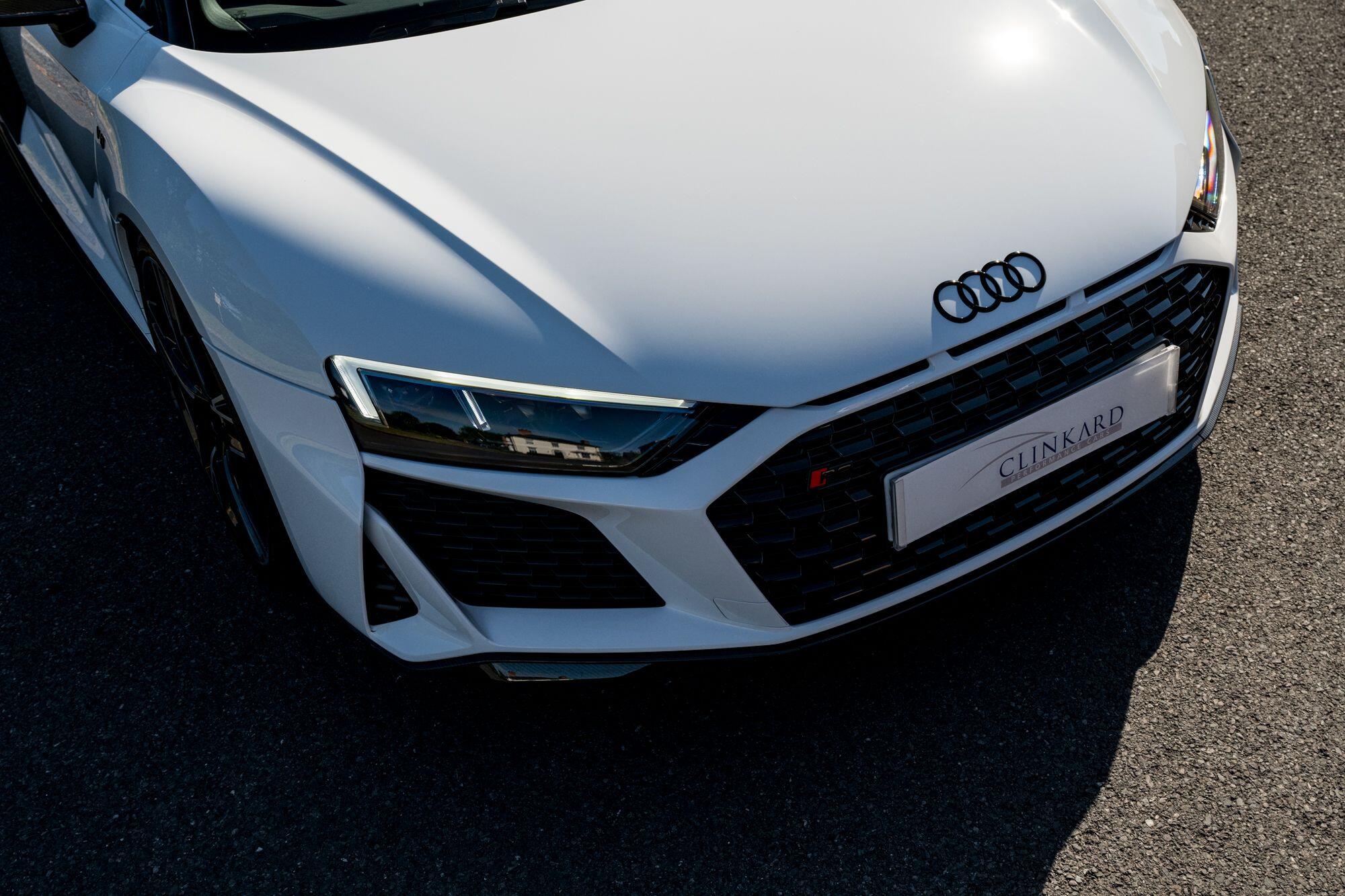 Audi R8 view 14