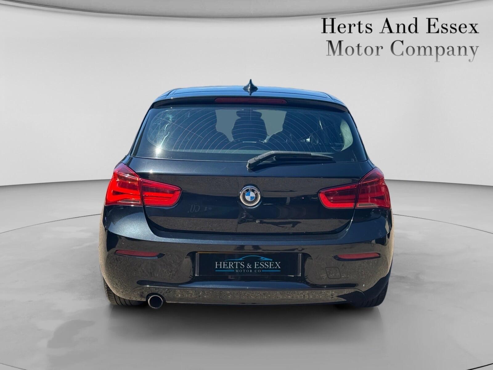 BMW 1 Series view 7