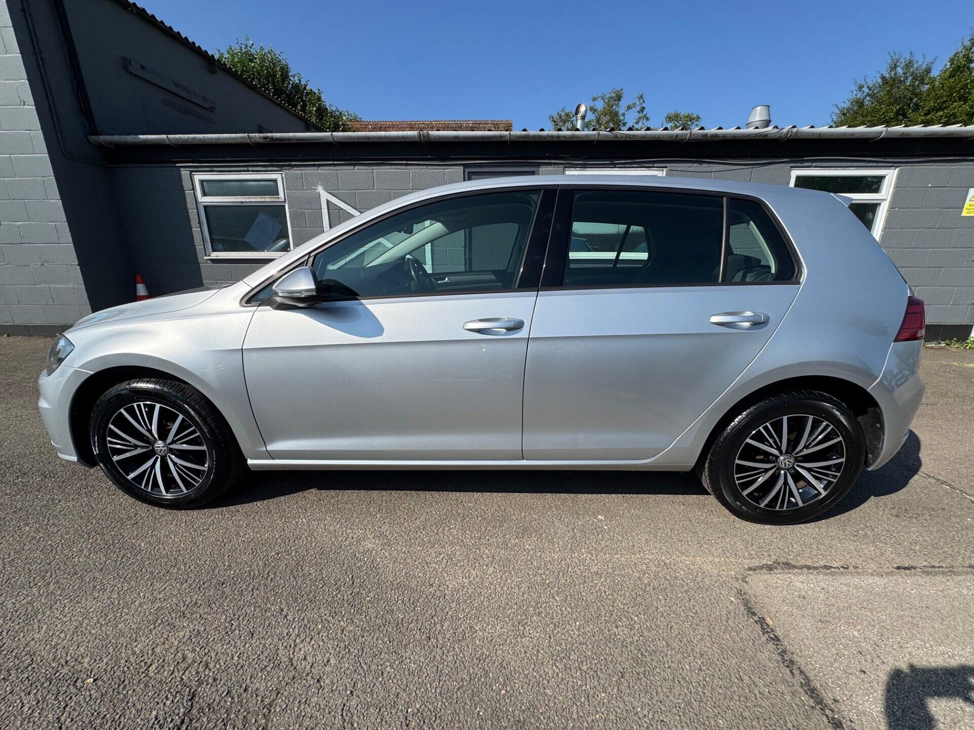 Volkswagen Golf view 7