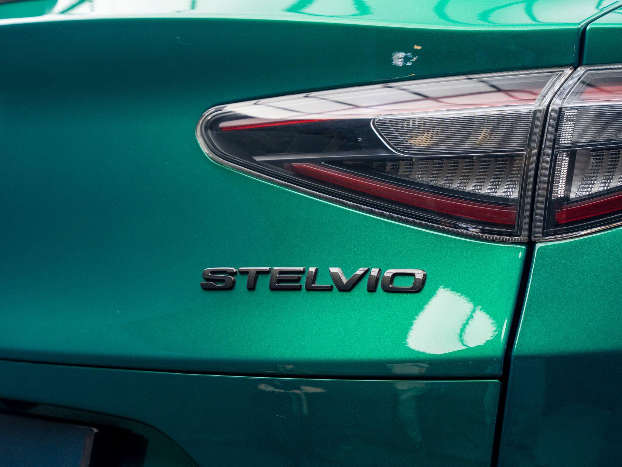 Alfa Romeo Stelvio view 18