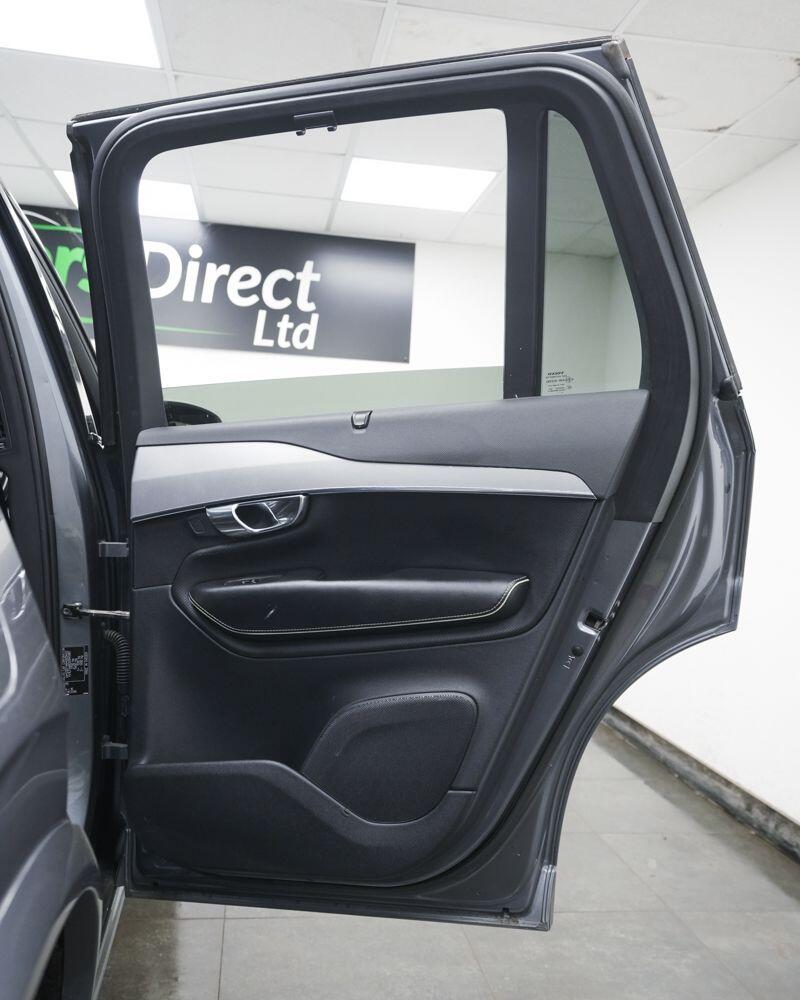 Volvo XC90 view 15