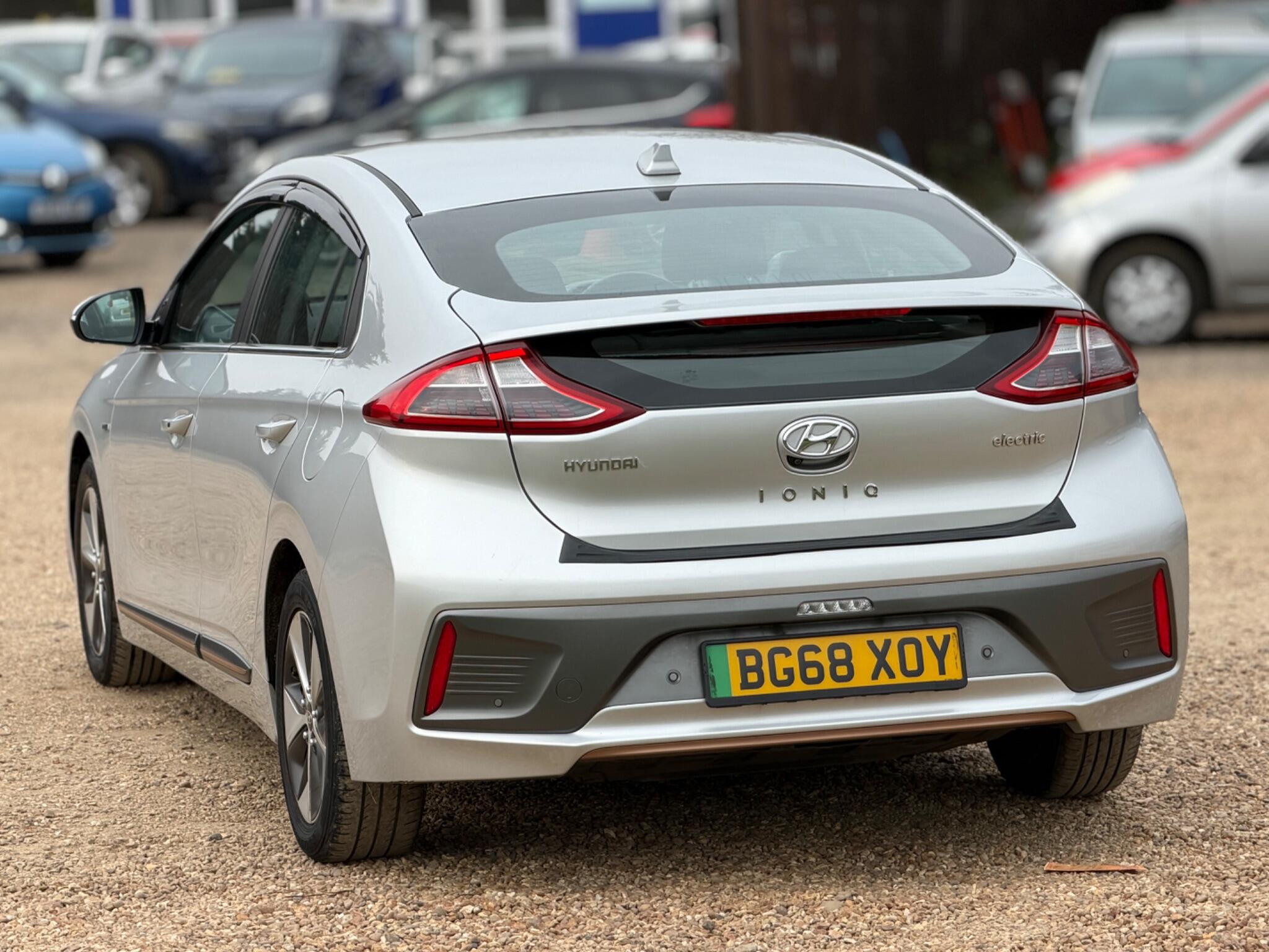 2018 Hyundai IONIQ 28kWh Premium Auto 5dr image 9