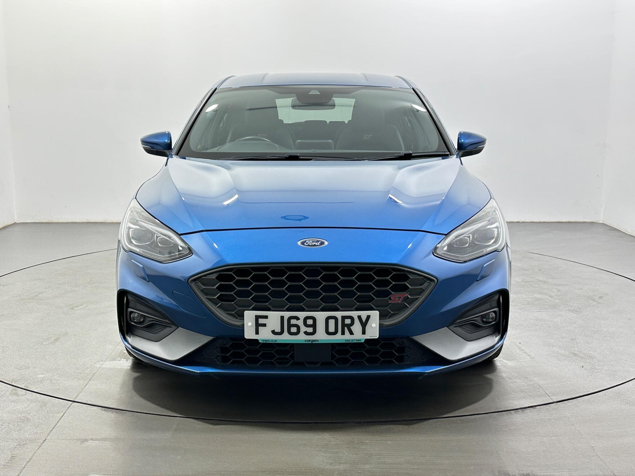Ford Focus view 3