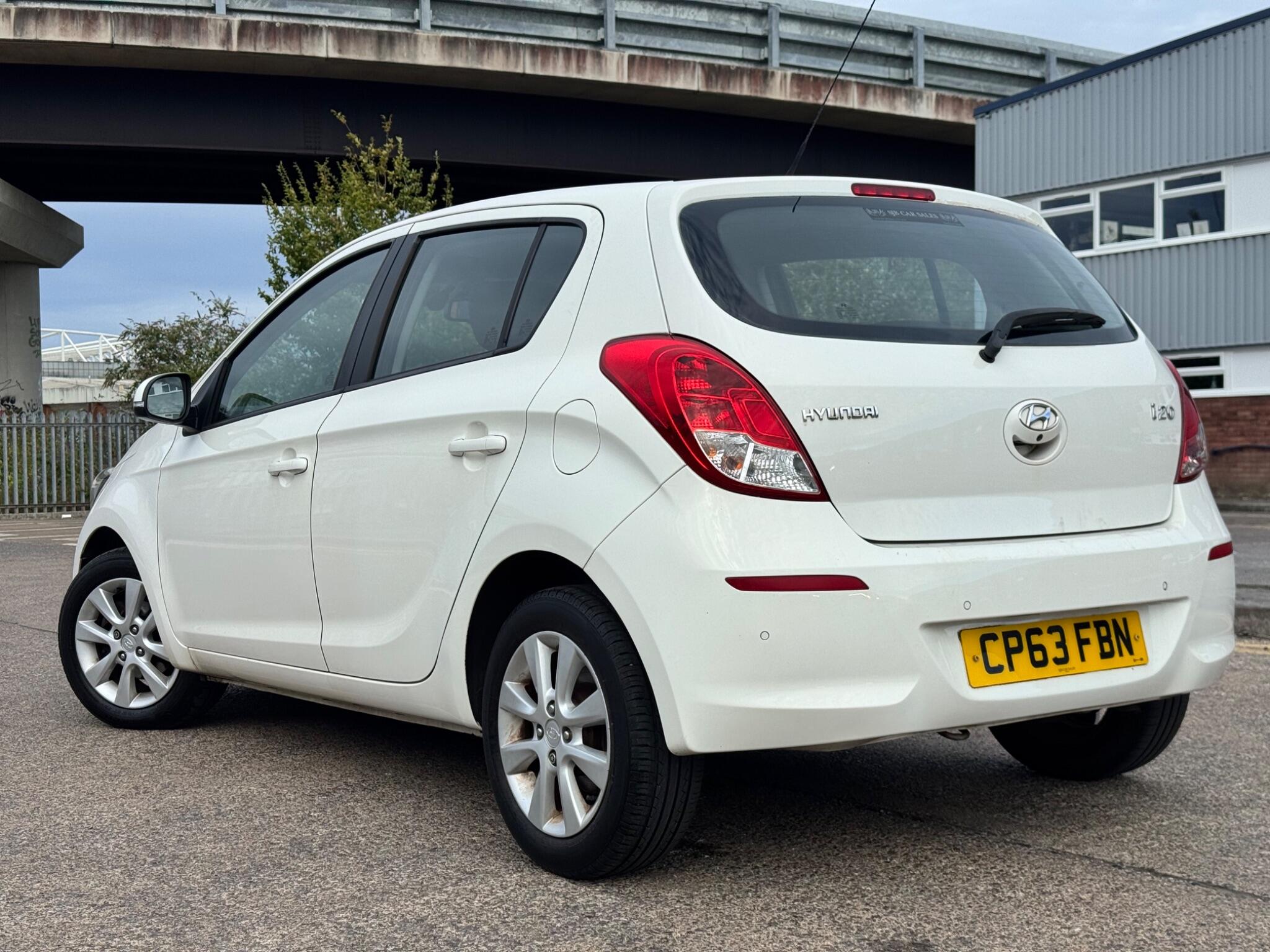 Hyundai i20 view 9