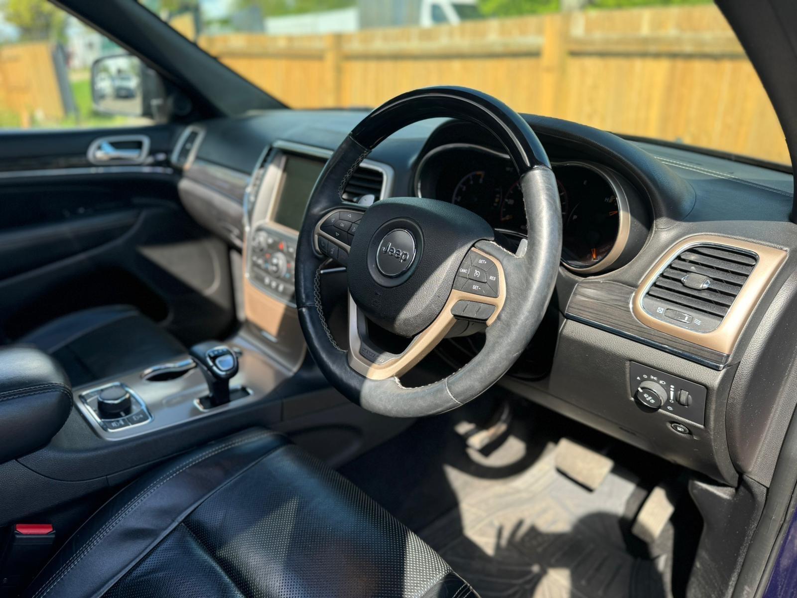 Jeep Grand Cherokee view 17