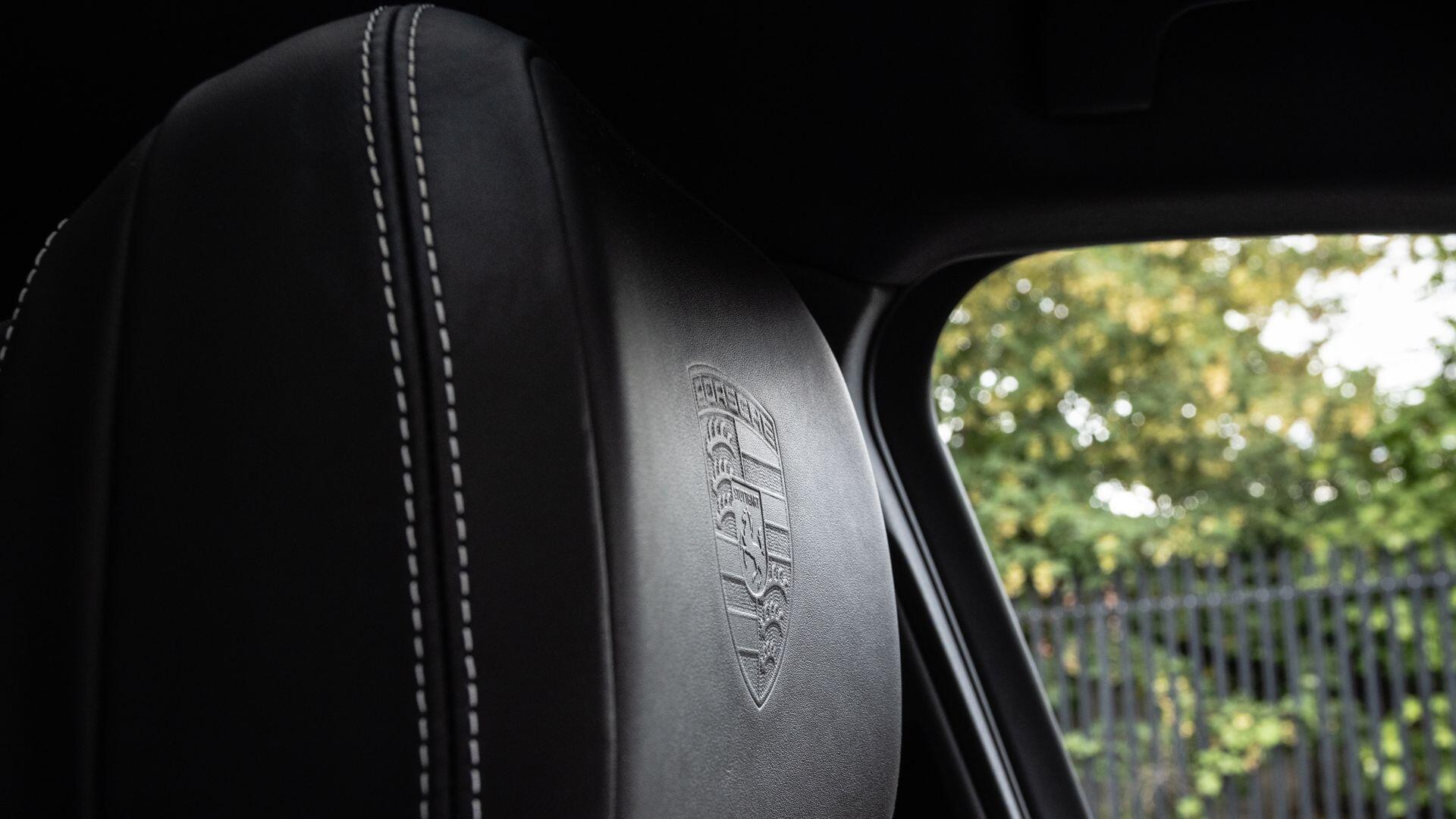 Porsche Macan view 25