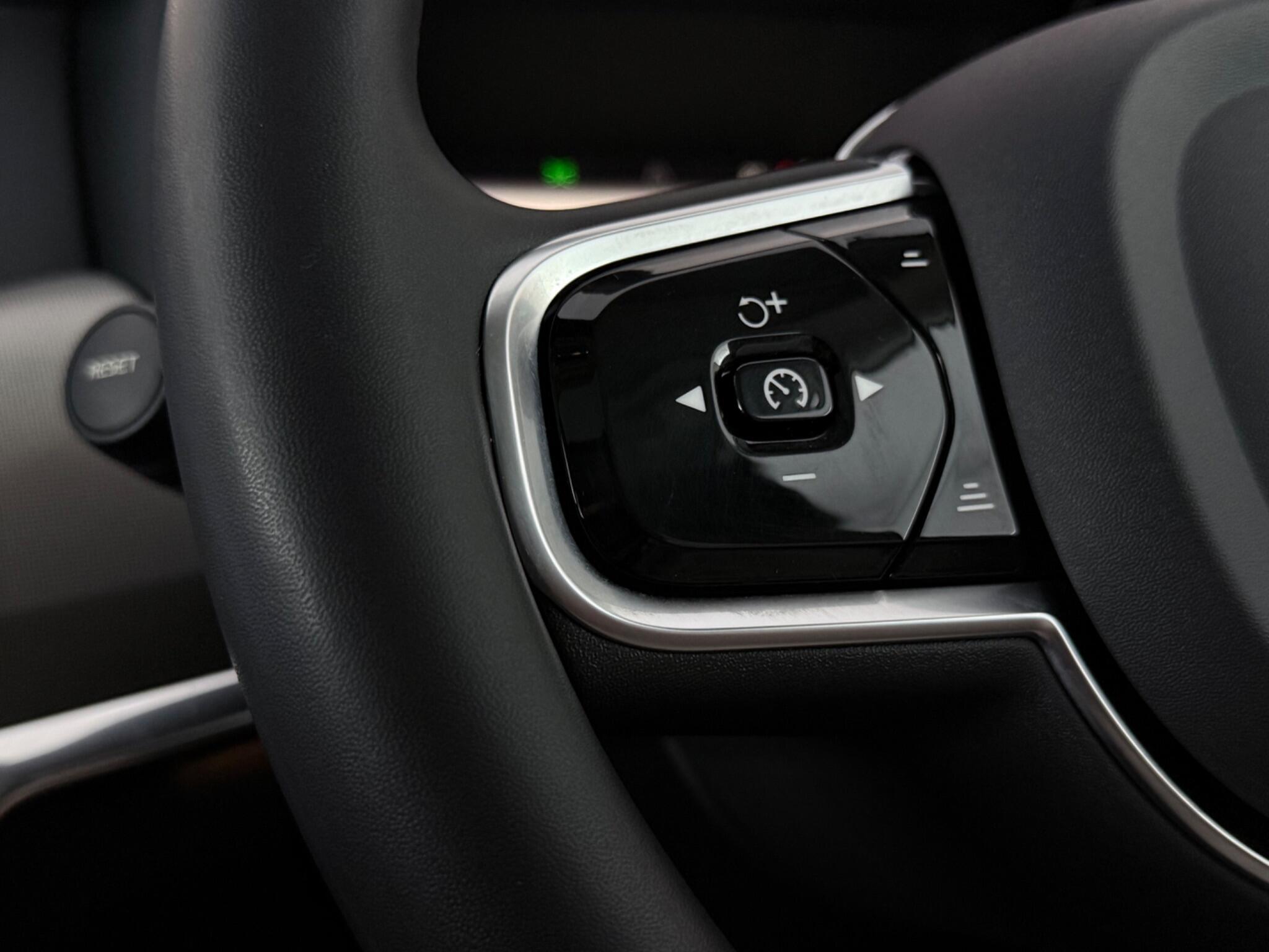Volvo S90 view 15