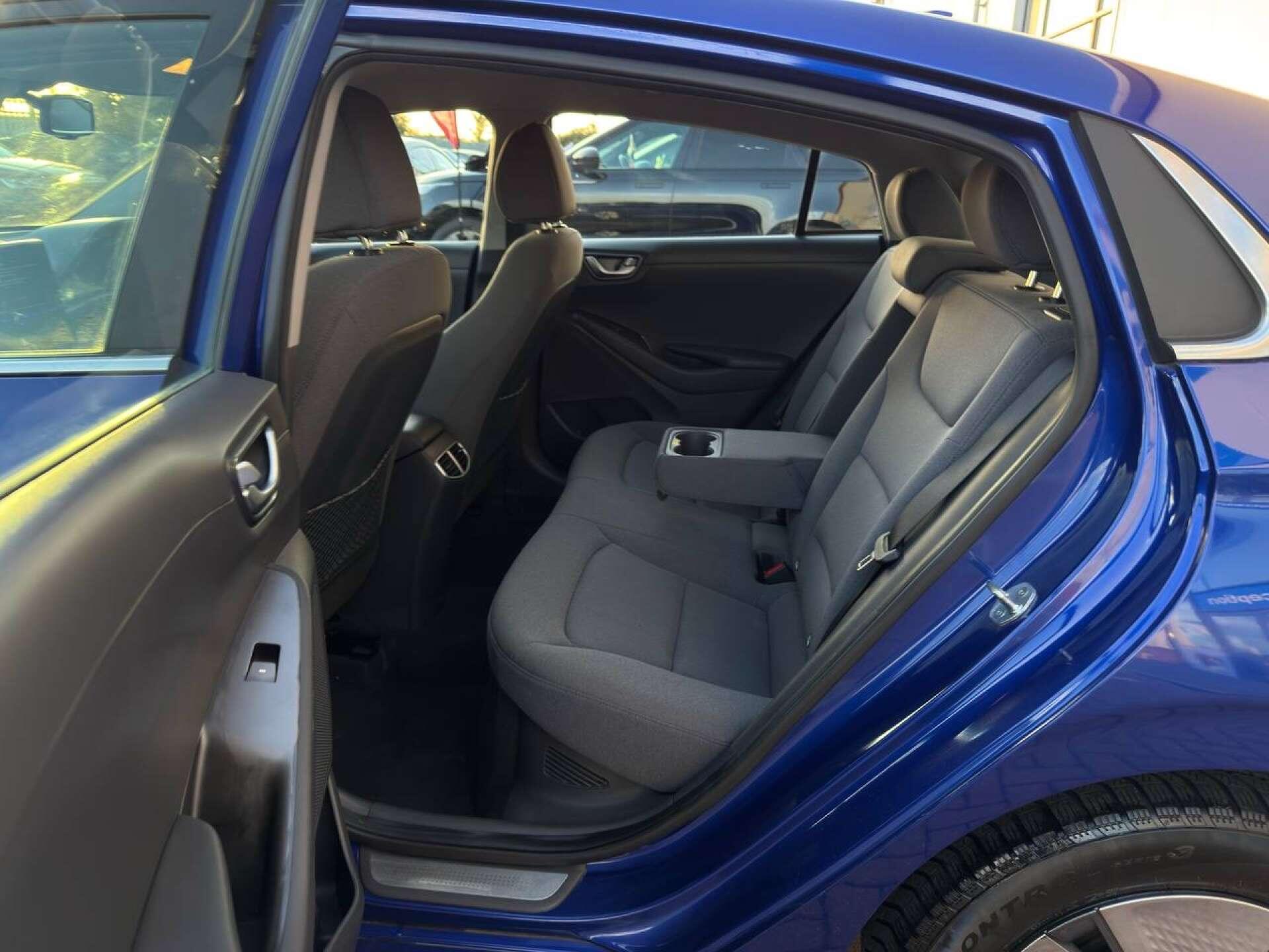 Hyundai Ioniq view 38