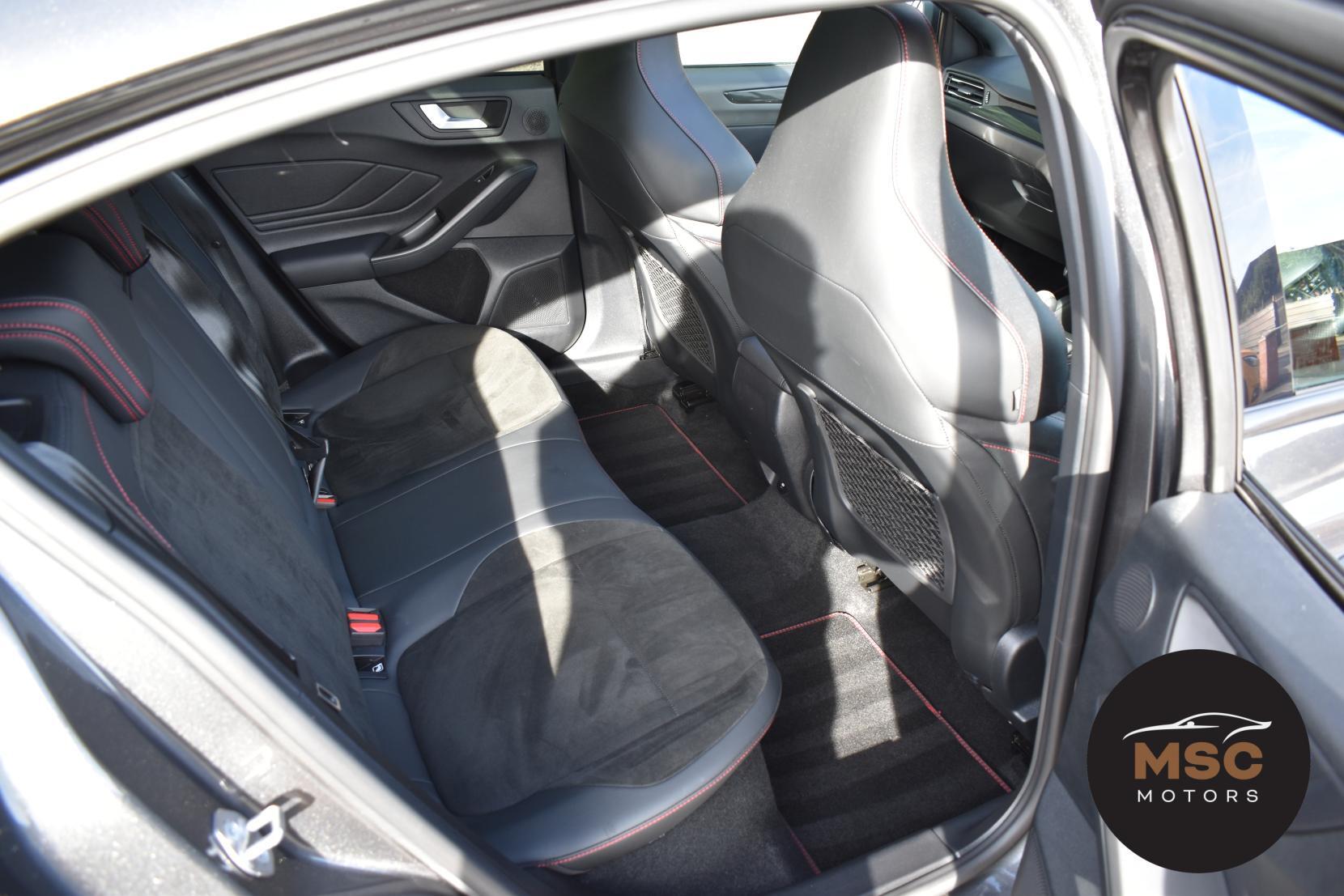 Ford Focus view 44