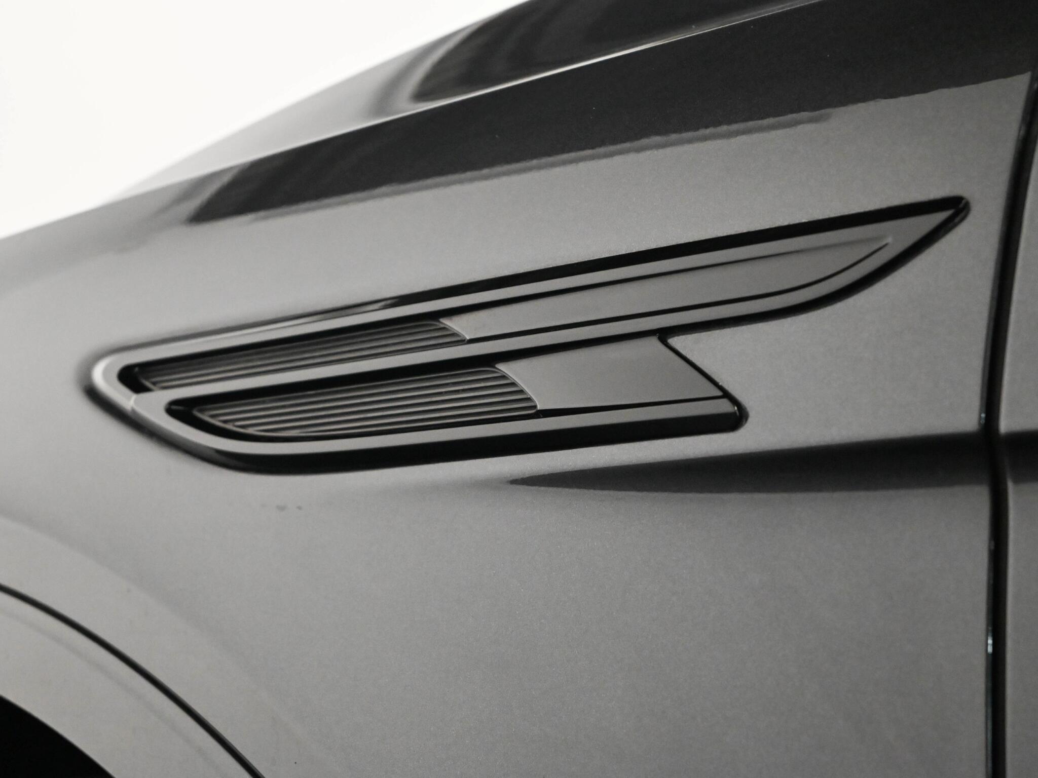 Bentley Bentayga view 31