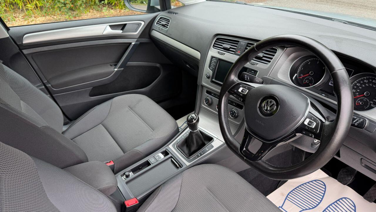 Volkswagen Golf view 10