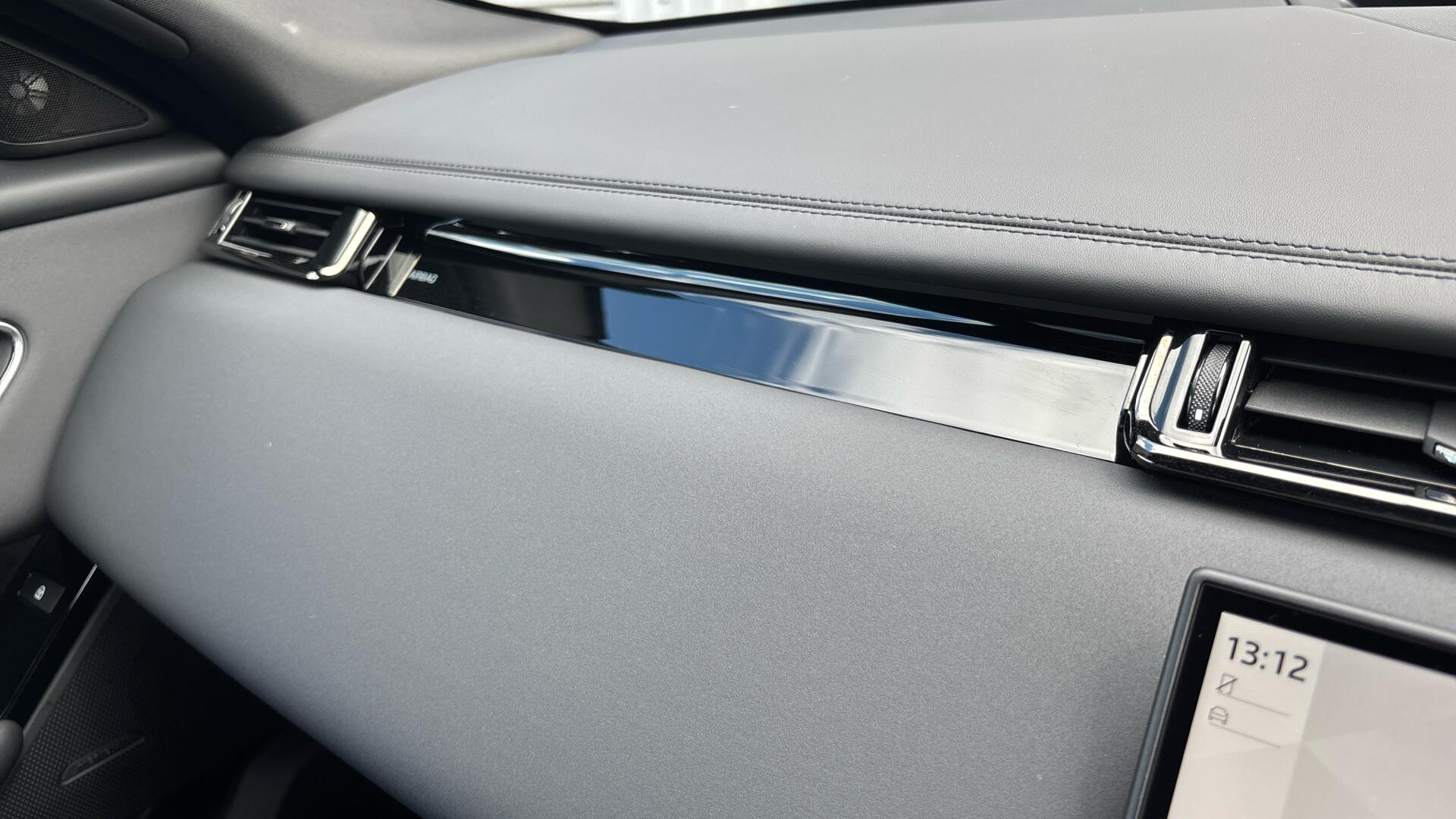 Land Rover Range Rover Velar view 51