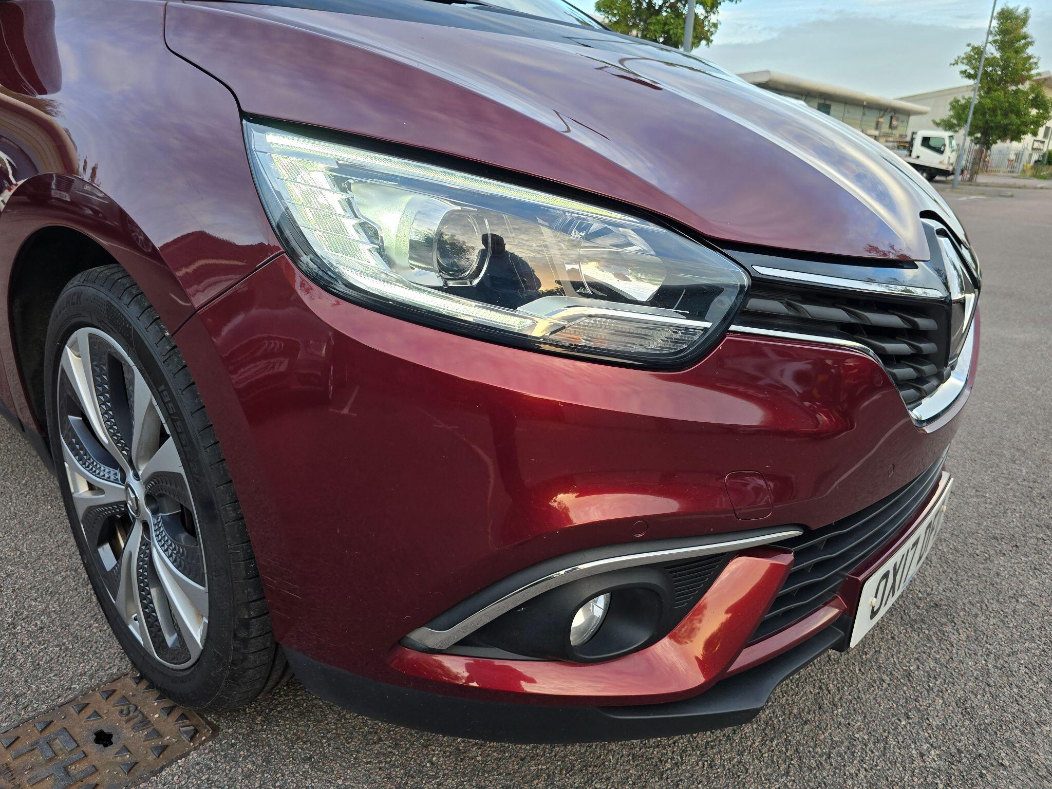 Renault Grand Scenic view 83