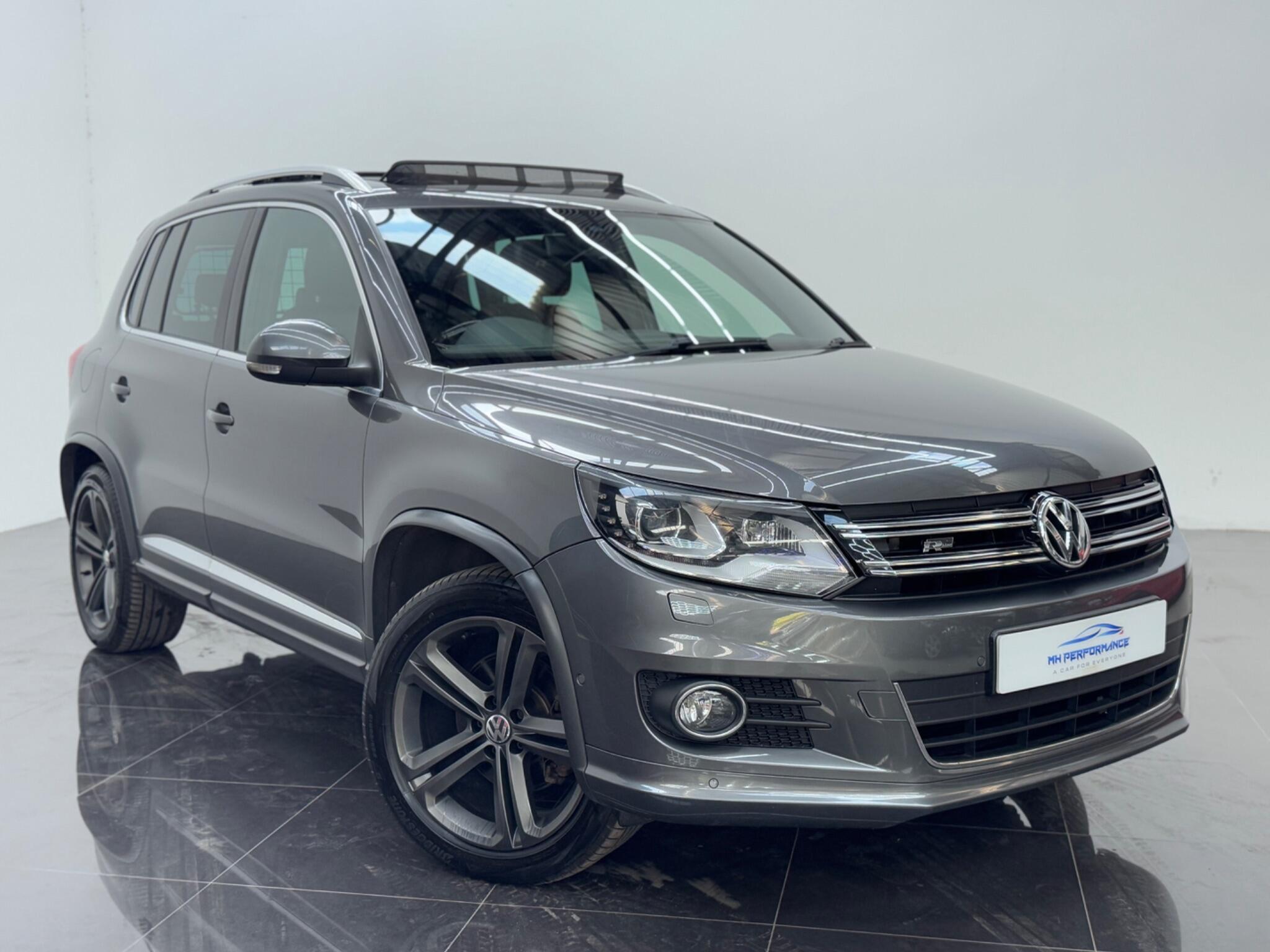 Volkswagen Tiguan view 3