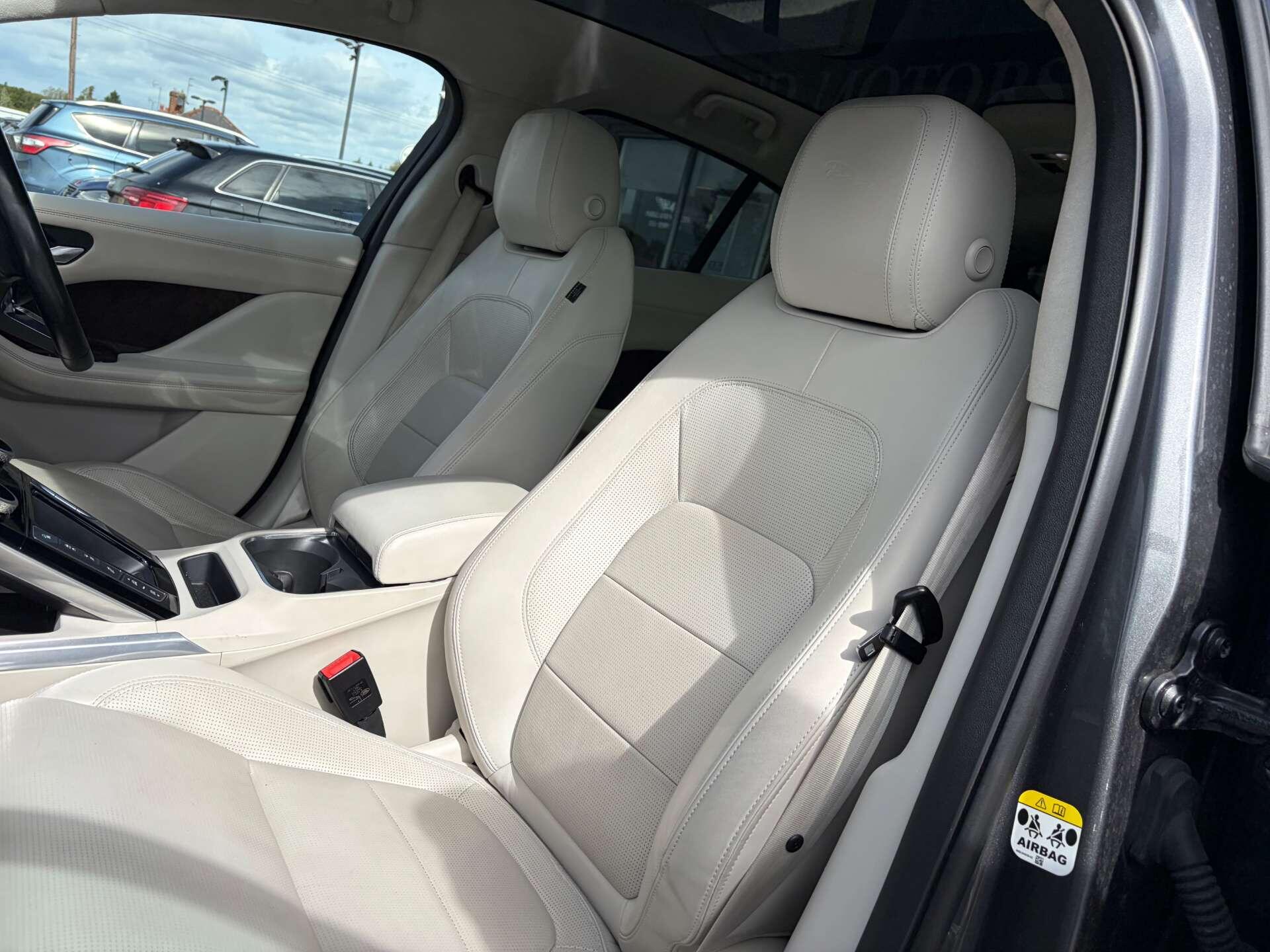Jaguar I-Pace view 17