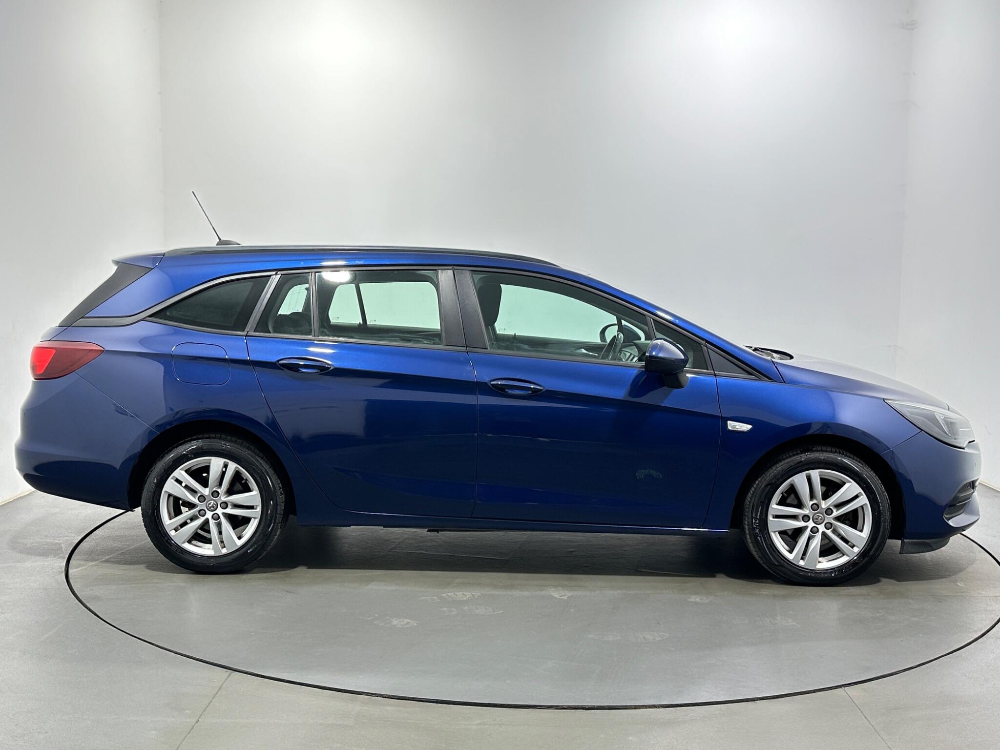 Vauxhall Astra view 9