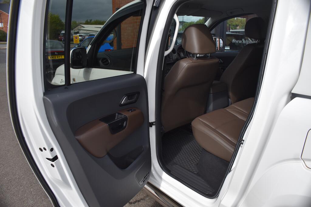 Volkswagen Amarok view 48