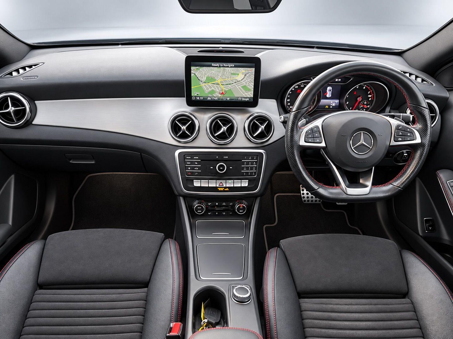 Mercedes-Benz Gla view 2
