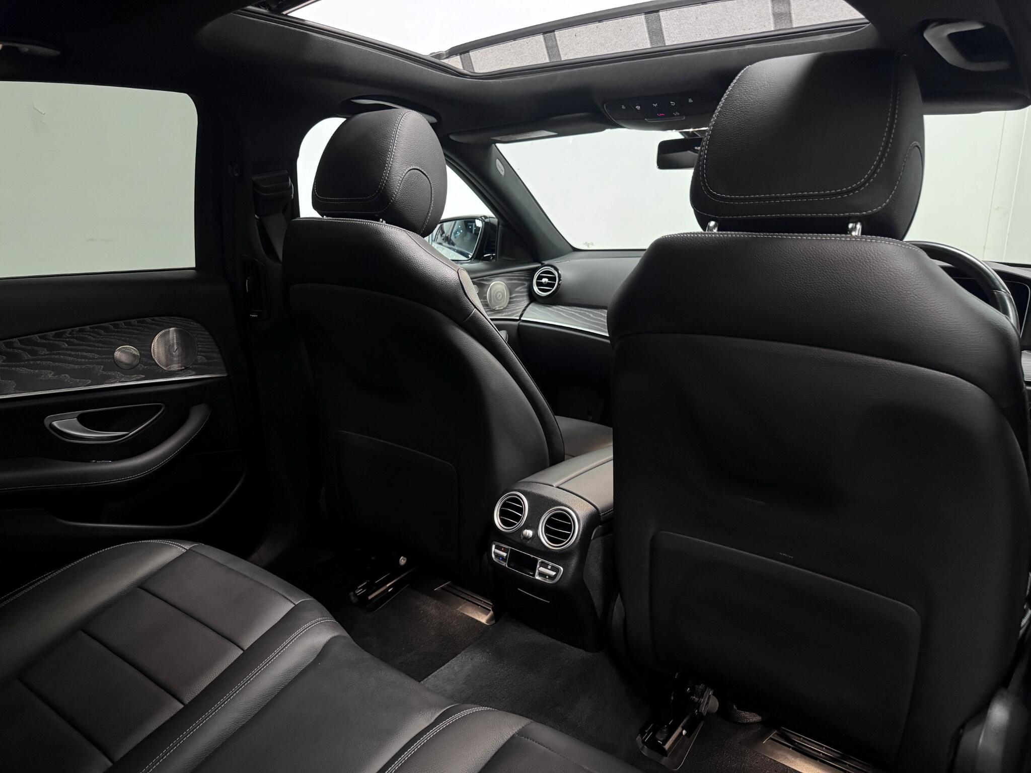 Mercedes-Benz E-Class view 28