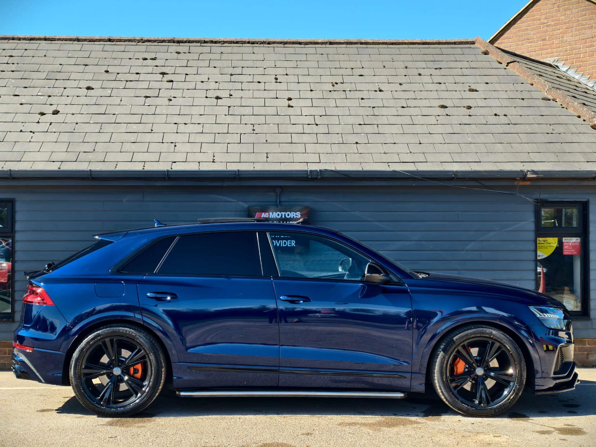 Audi Q8 view 19