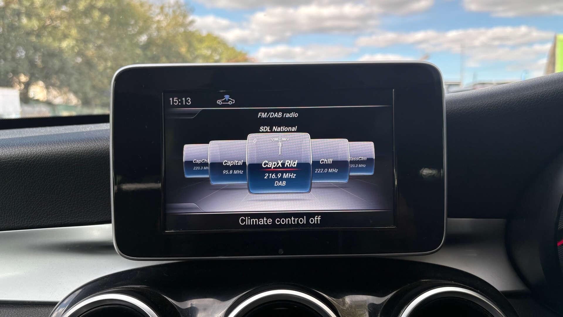 Mercedes-Benz C-Class view 24