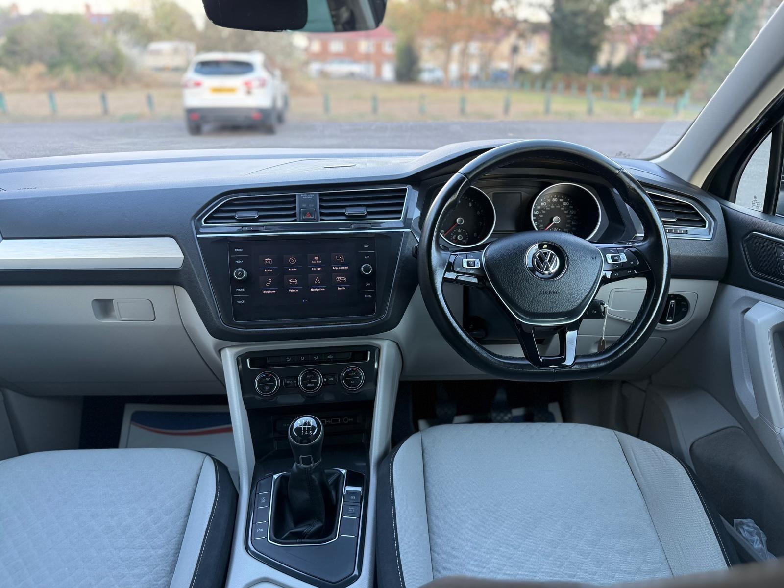 Volkswagen Tiguan view 22