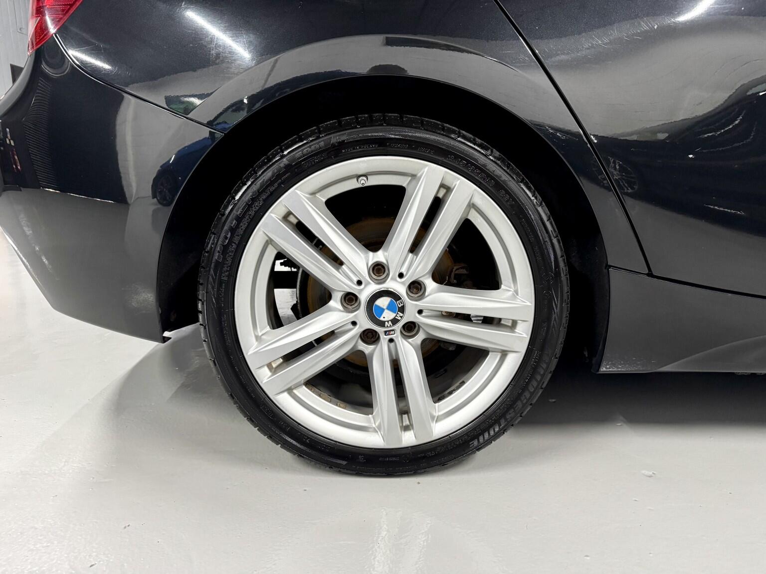 BMW 1 Series view 4