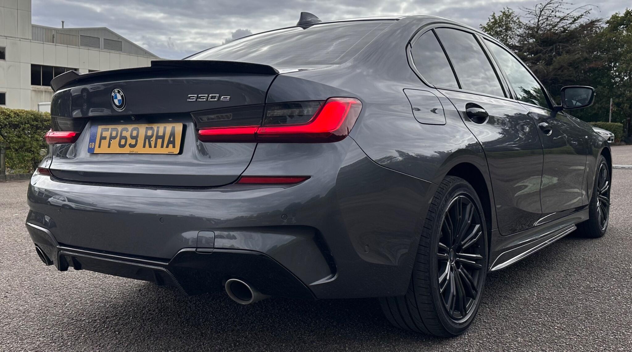 BMW 3 Series view 10