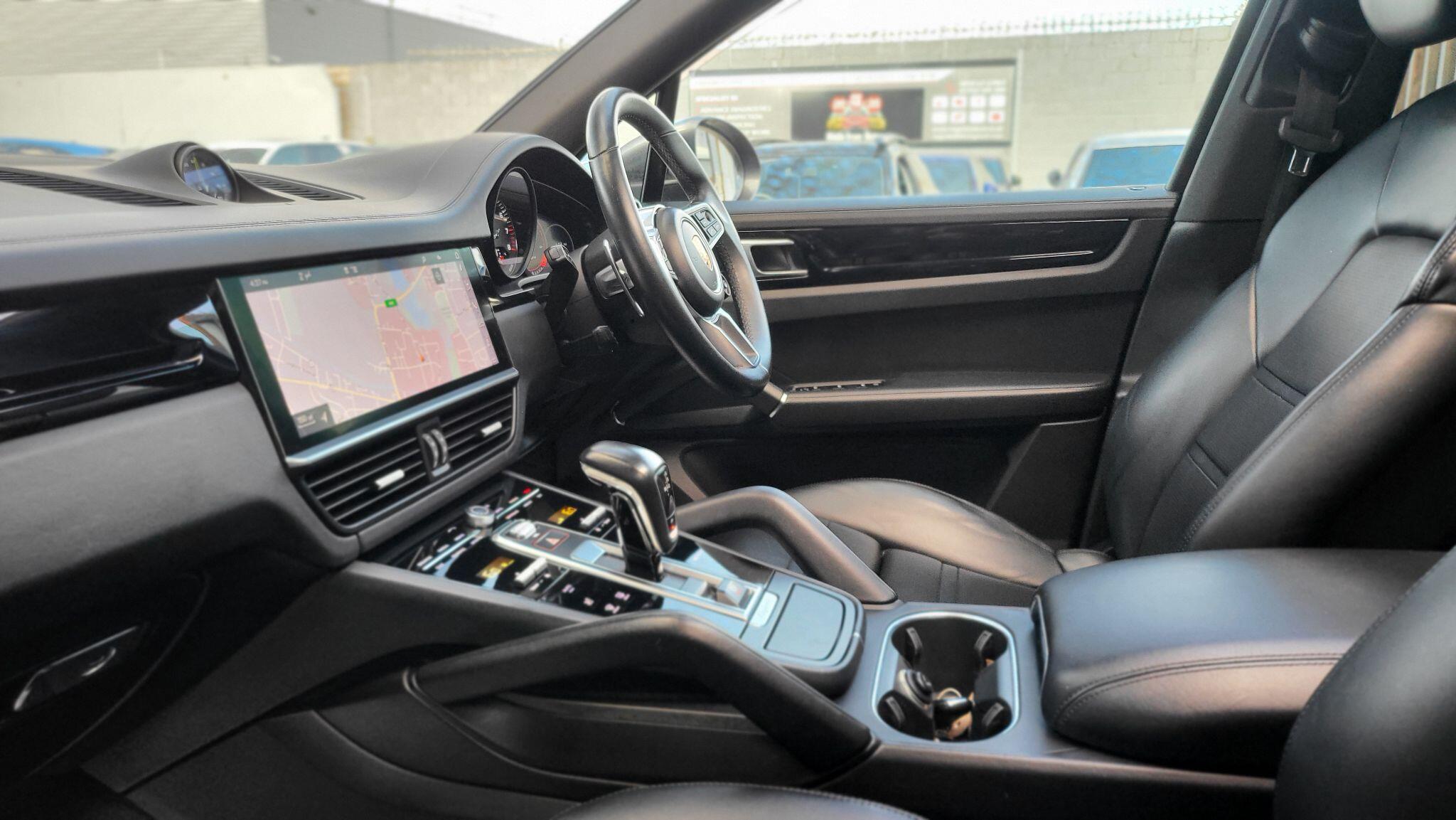 Porsche Cayenne view 12
