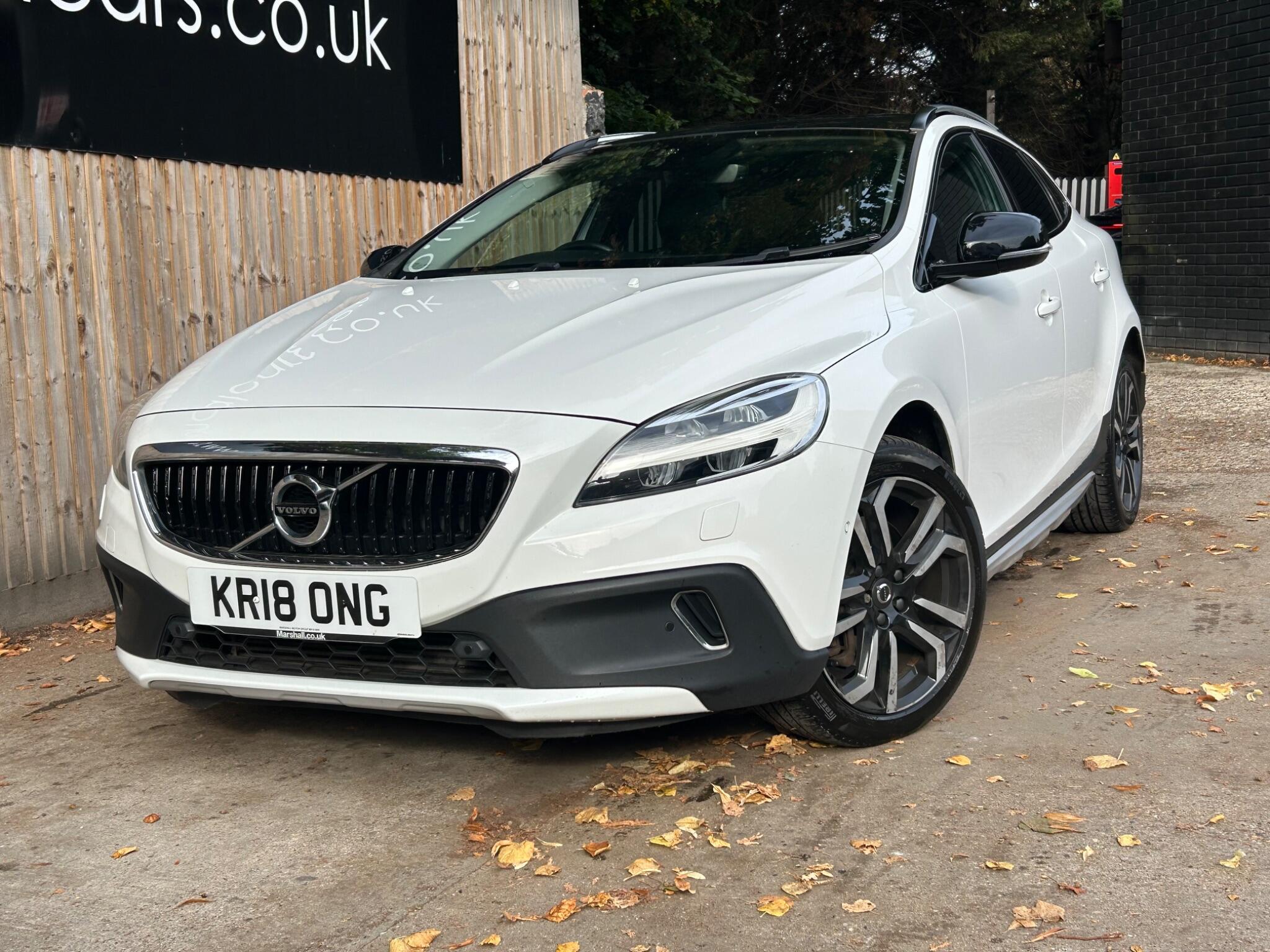 Volvo V40 Cross Country view 2