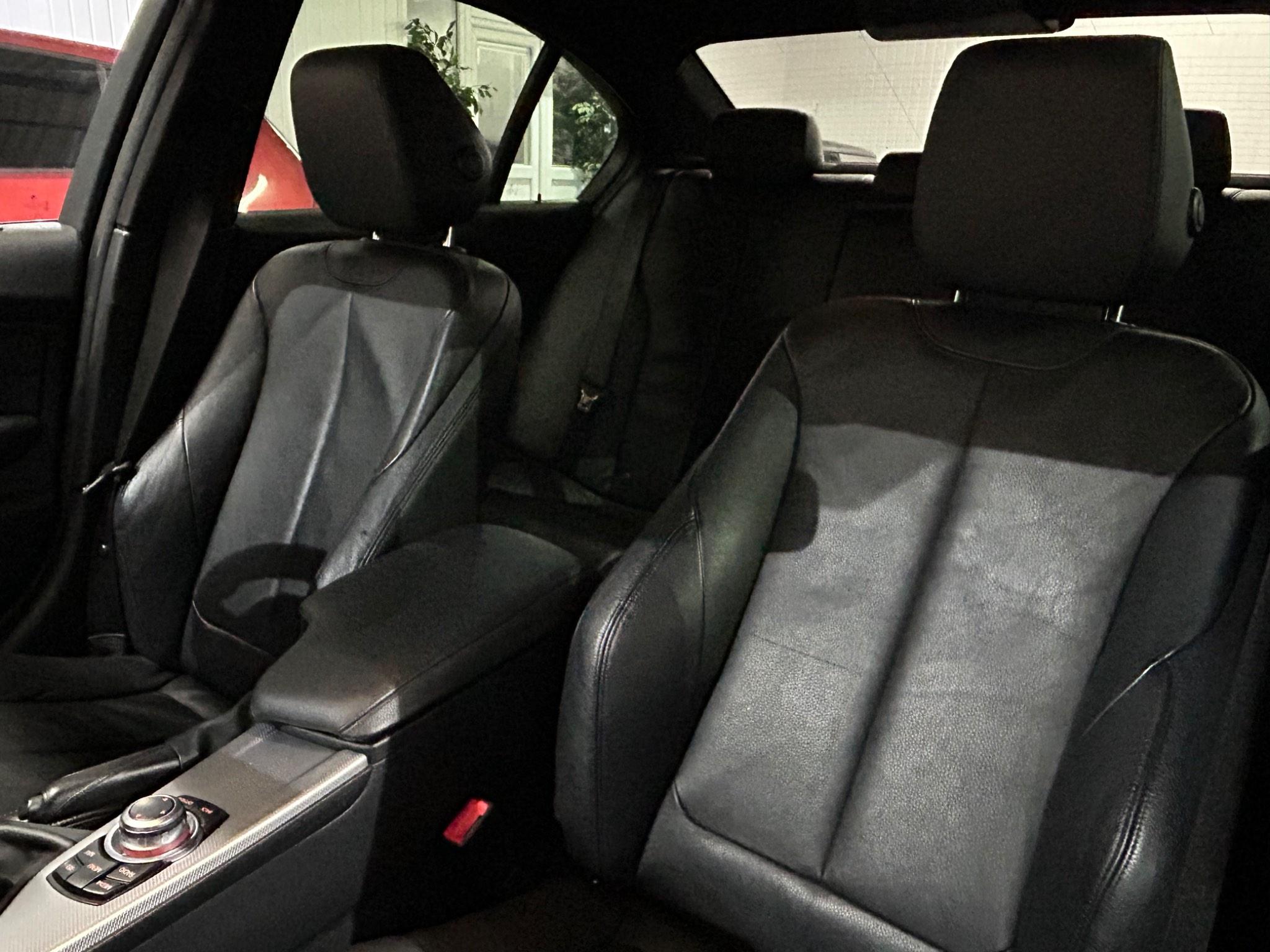 BMW 3 Series view 25